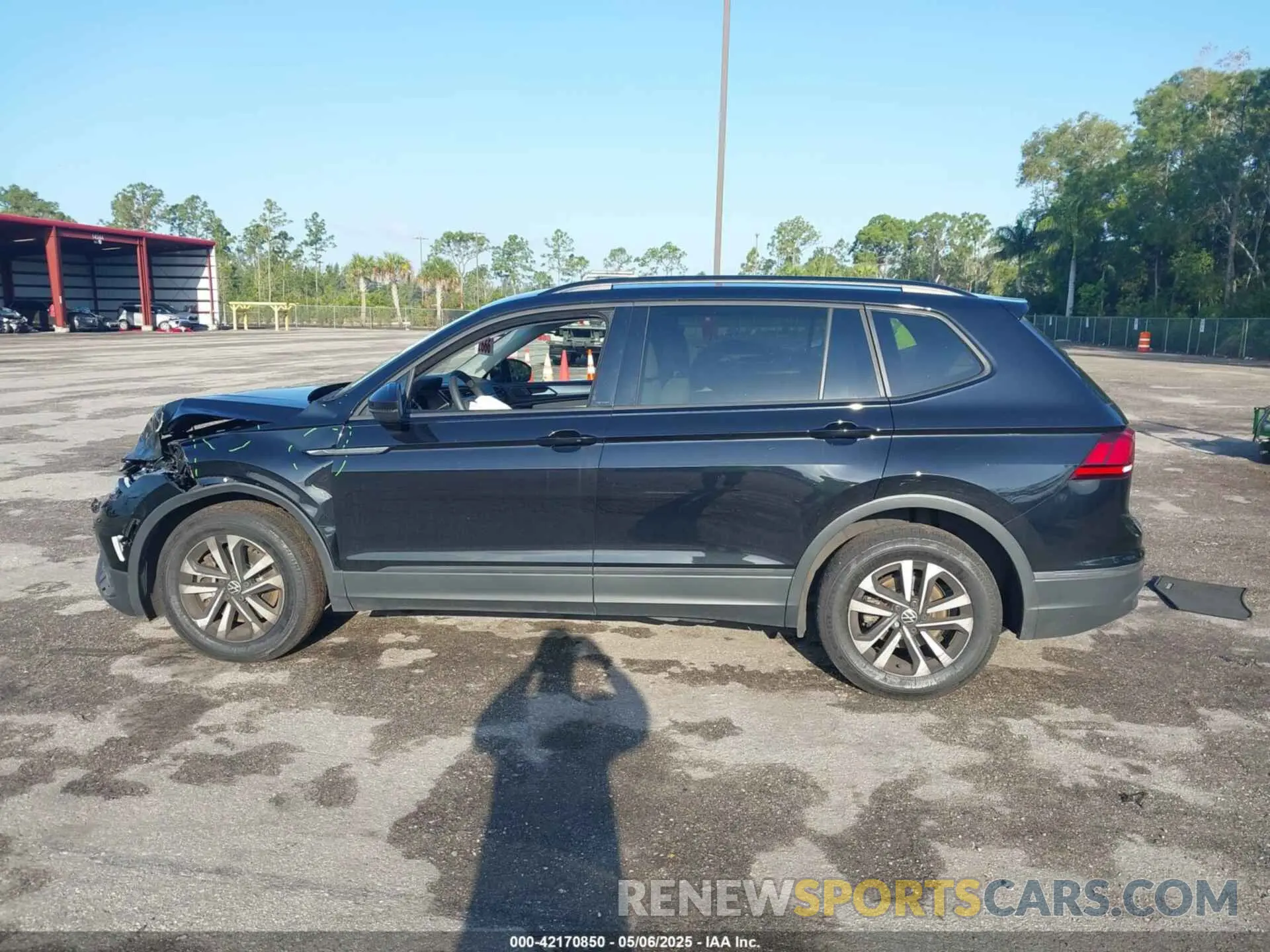 14 Photograph of a damaged car 3VVRB7AX1PM088491 VOLKSWAGEN TIGUAN 2023