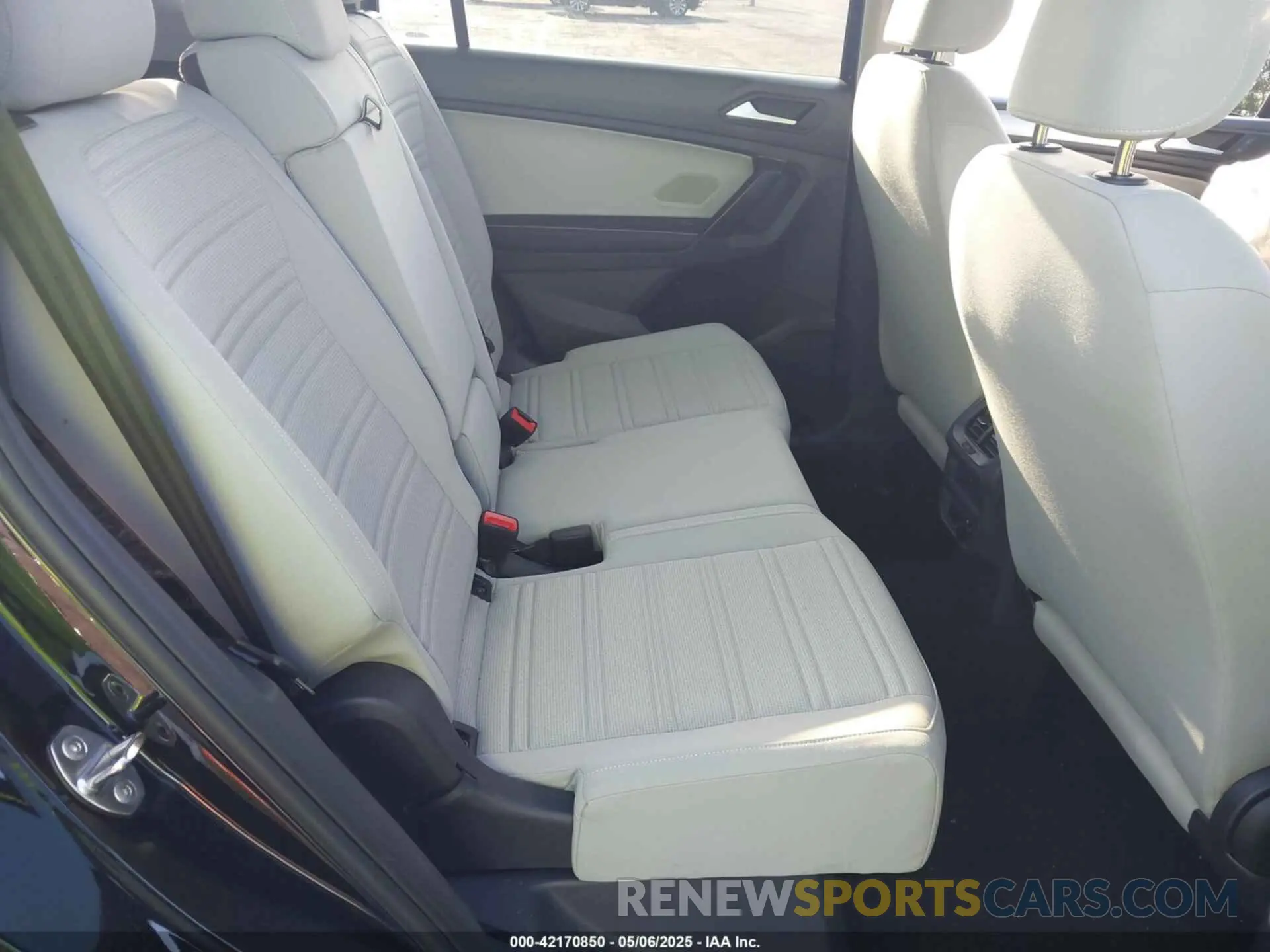 8 Photograph of a damaged car 3VVRB7AX1PM088491 VOLKSWAGEN TIGUAN 2023