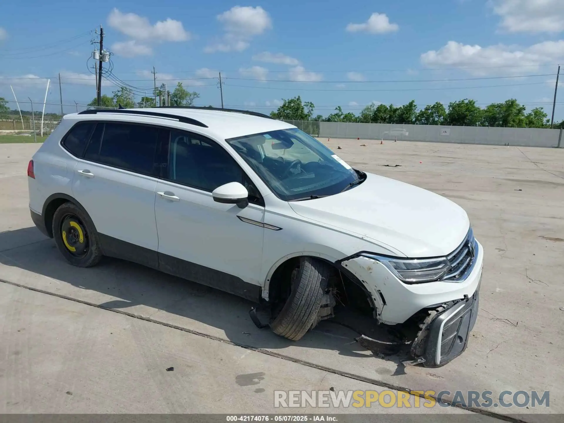 1 Photograph of a damaged car 3VVRB7AX1PM115138 VOLKSWAGEN TIGUAN 2023