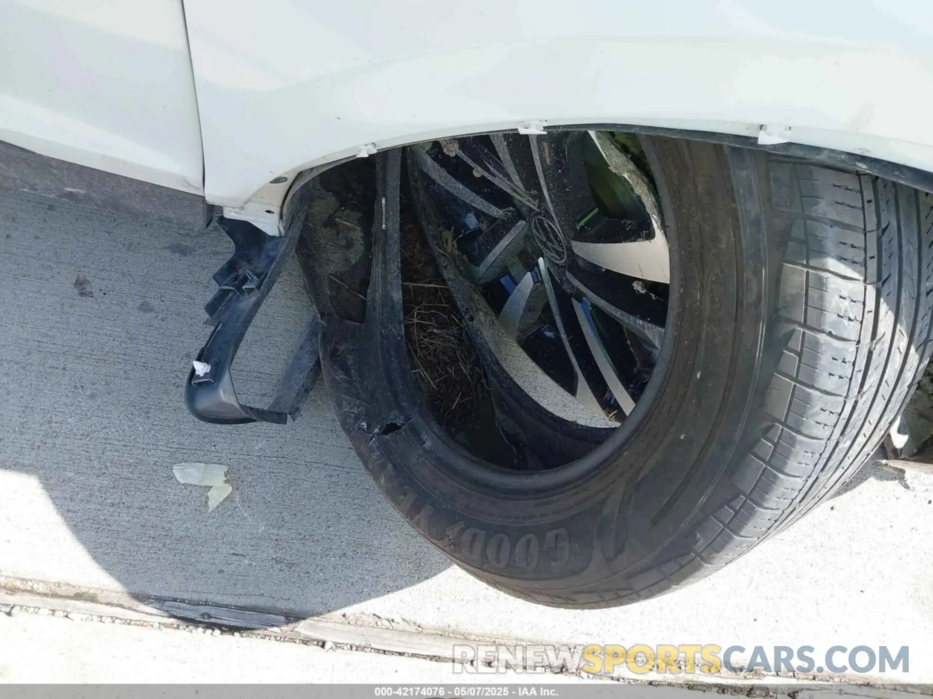 17 Photograph of a damaged car 3VVRB7AX1PM115138 VOLKSWAGEN TIGUAN 2023