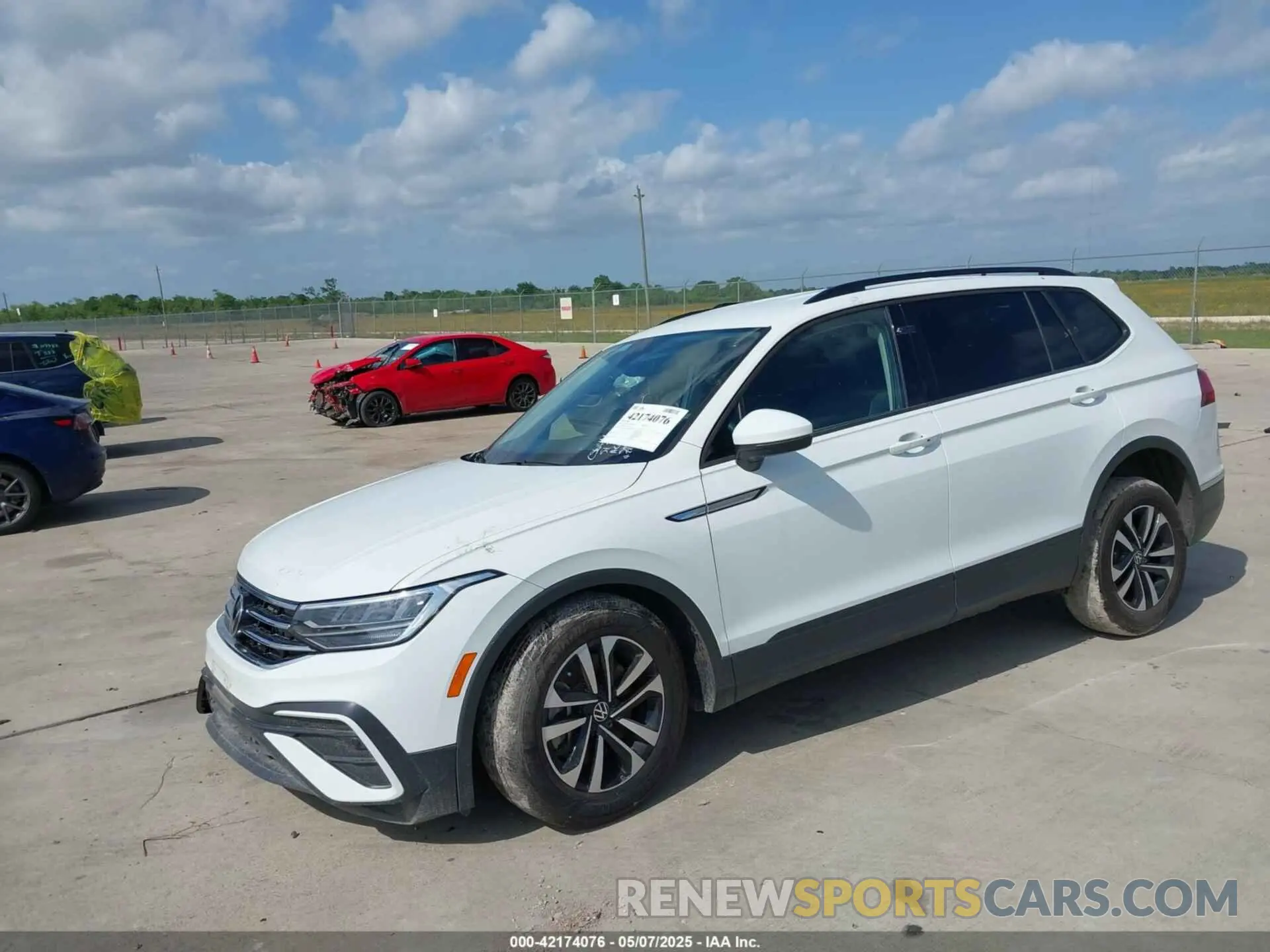 2 Photograph of a damaged car 3VVRB7AX1PM115138 VOLKSWAGEN TIGUAN 2023