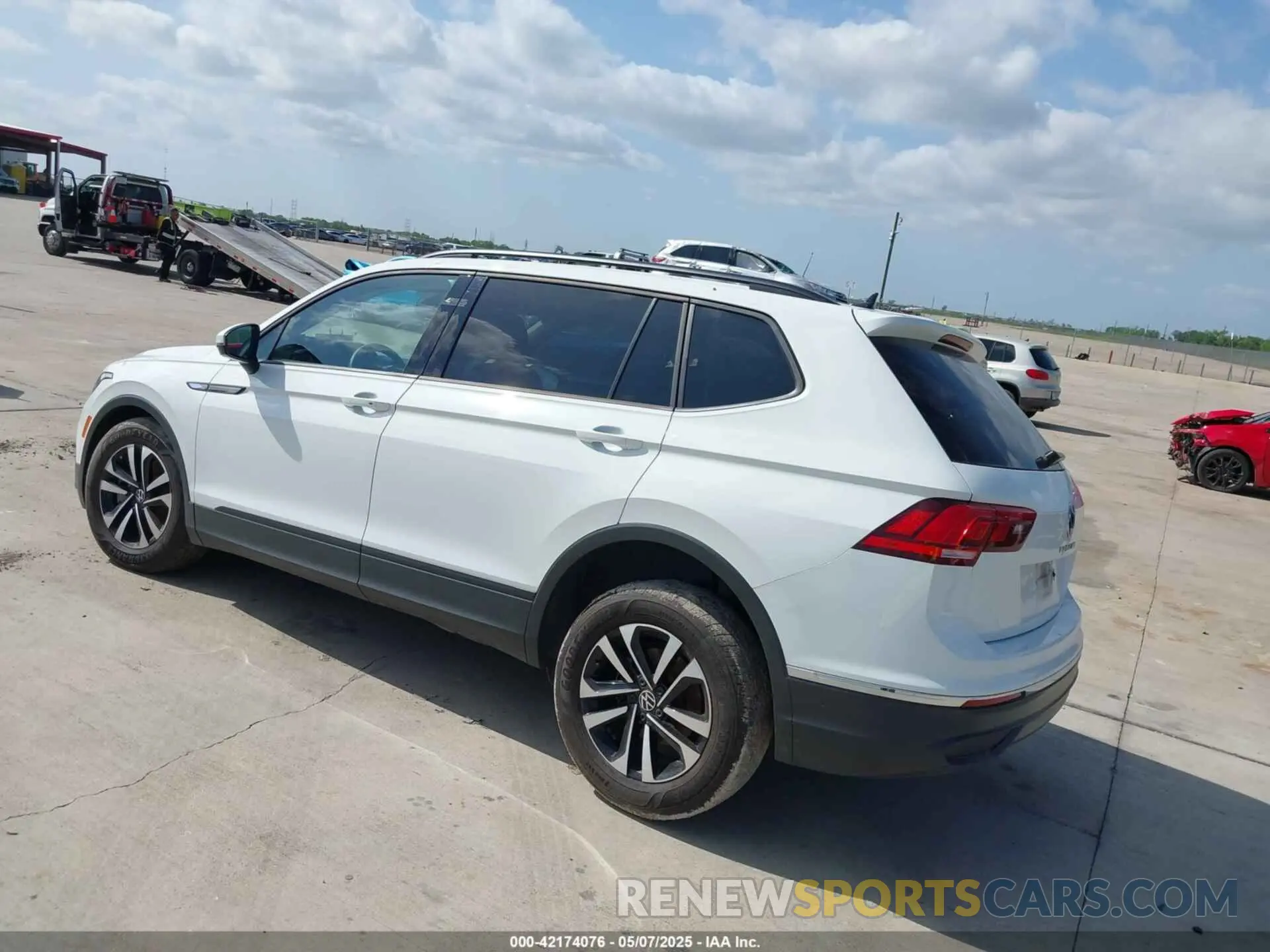 3 Photograph of a damaged car 3VVRB7AX1PM115138 VOLKSWAGEN TIGUAN 2023