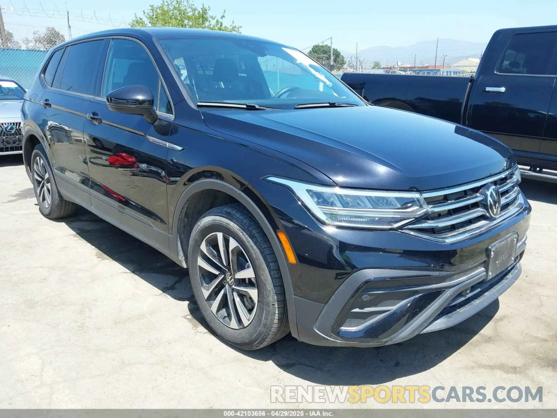 1 Photograph of a damaged car 3VVRB7AX3PM064709 VOLKSWAGEN TIGUAN 2023