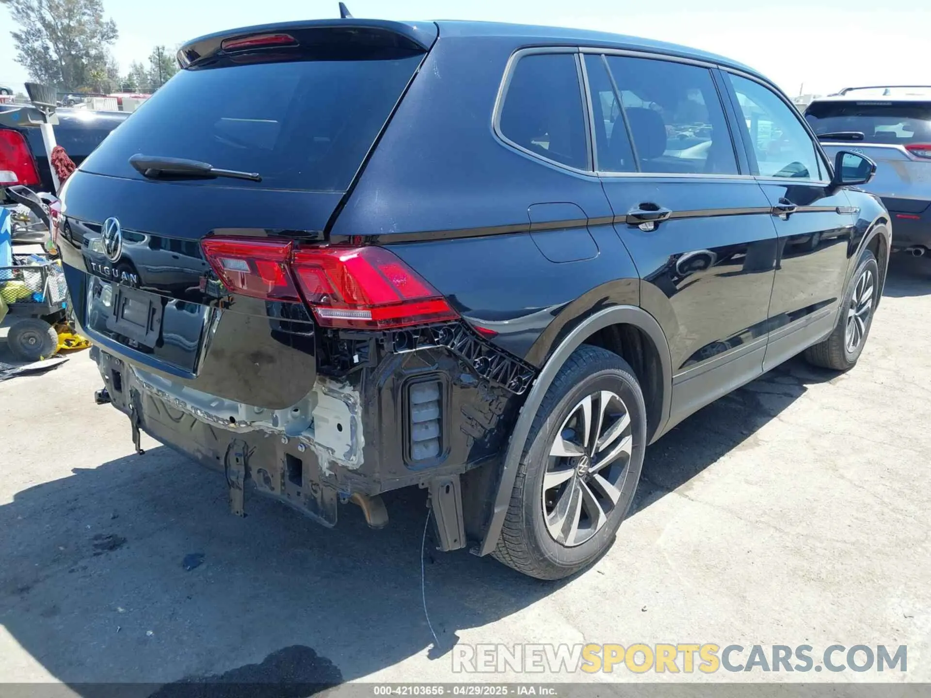 4 Photograph of a damaged car 3VVRB7AX3PM064709 VOLKSWAGEN TIGUAN 2023