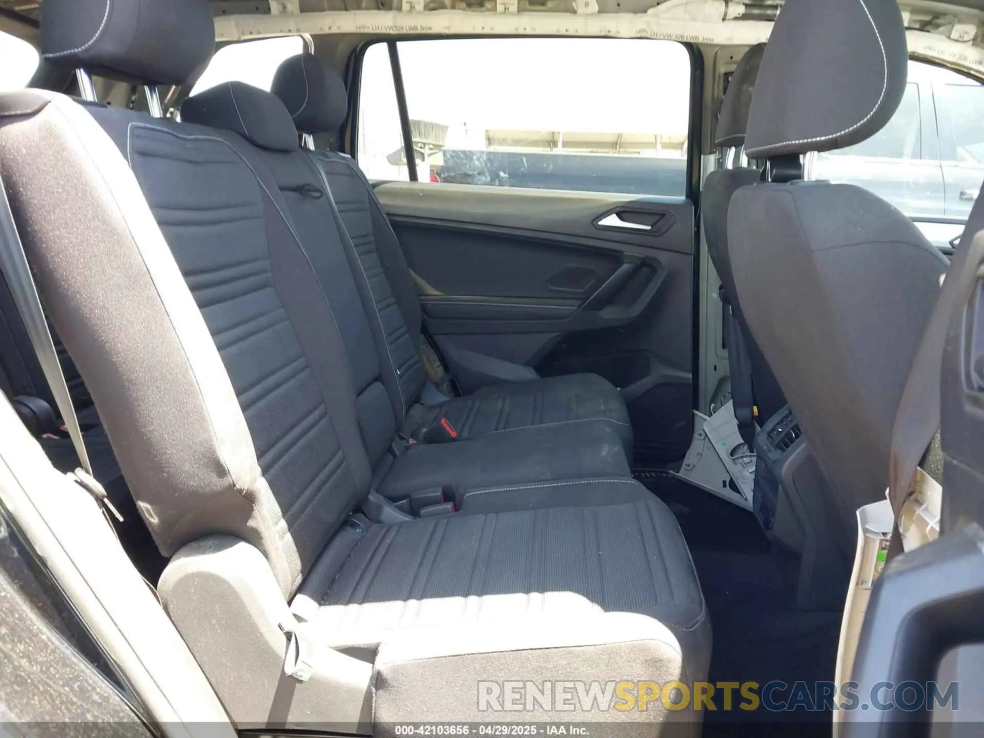 8 Photograph of a damaged car 3VVRB7AX3PM064709 VOLKSWAGEN TIGUAN 2023