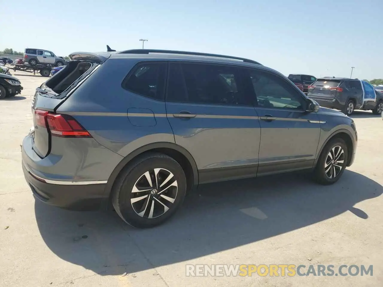 3 Photograph of a damaged car 3VVRB7AX4PM056277 VOLKSWAGEN TIGUAN 2023