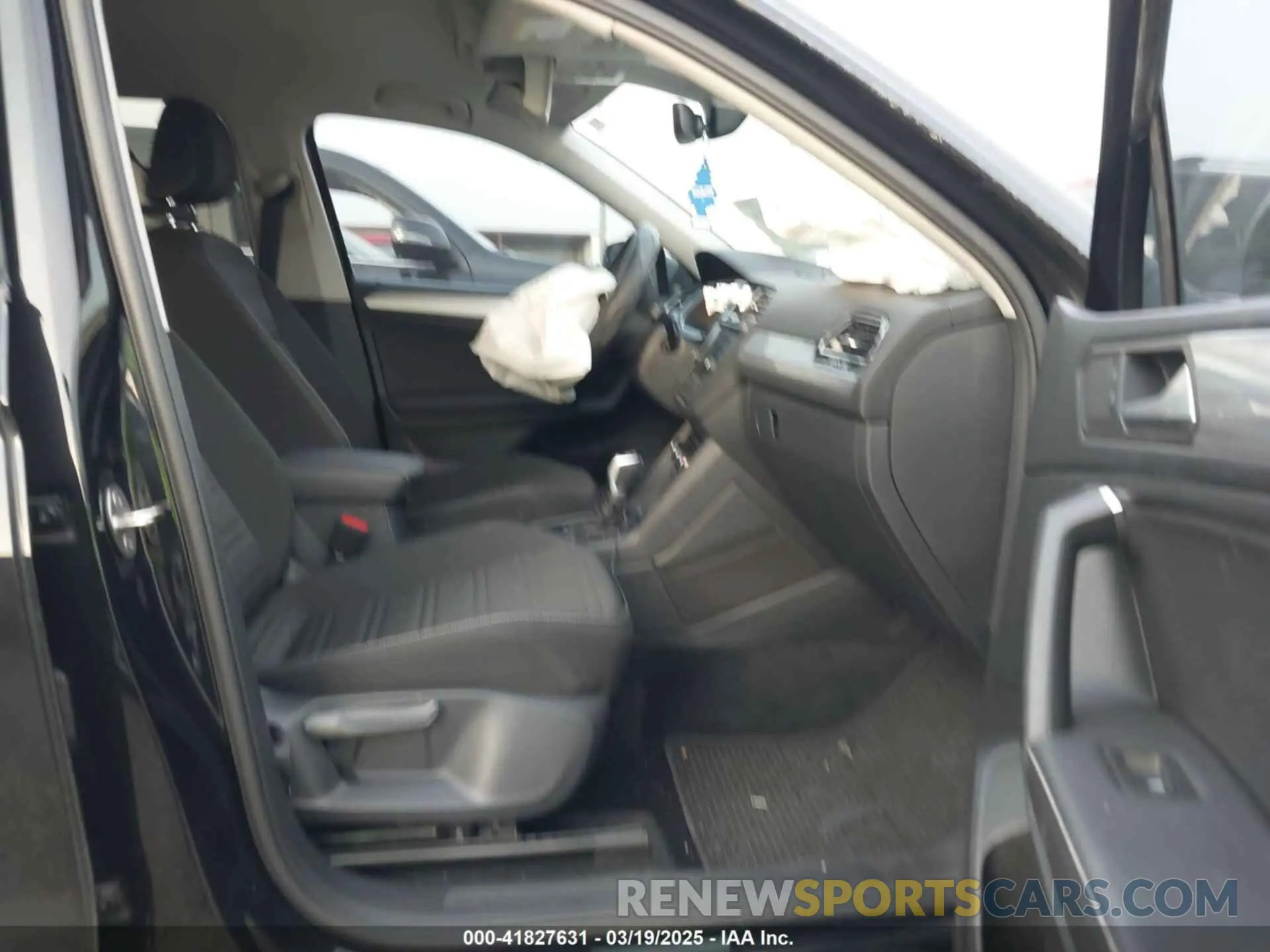5 Photograph of a damaged car 3VVRB7AX7PM036833 VOLKSWAGEN TIGUAN 2023