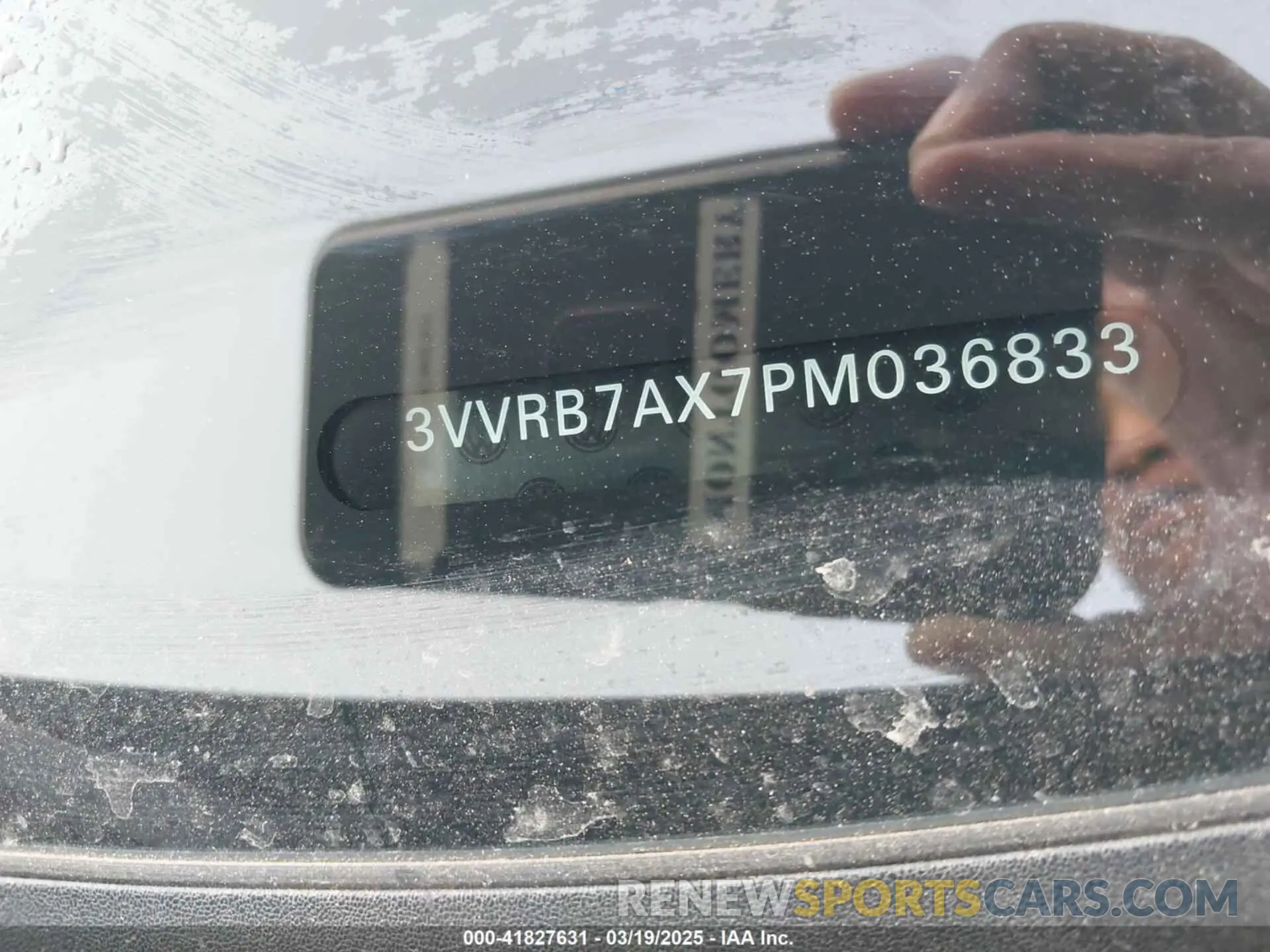 9 Photograph of a damaged car 3VVRB7AX7PM036833 VOLKSWAGEN TIGUAN 2023