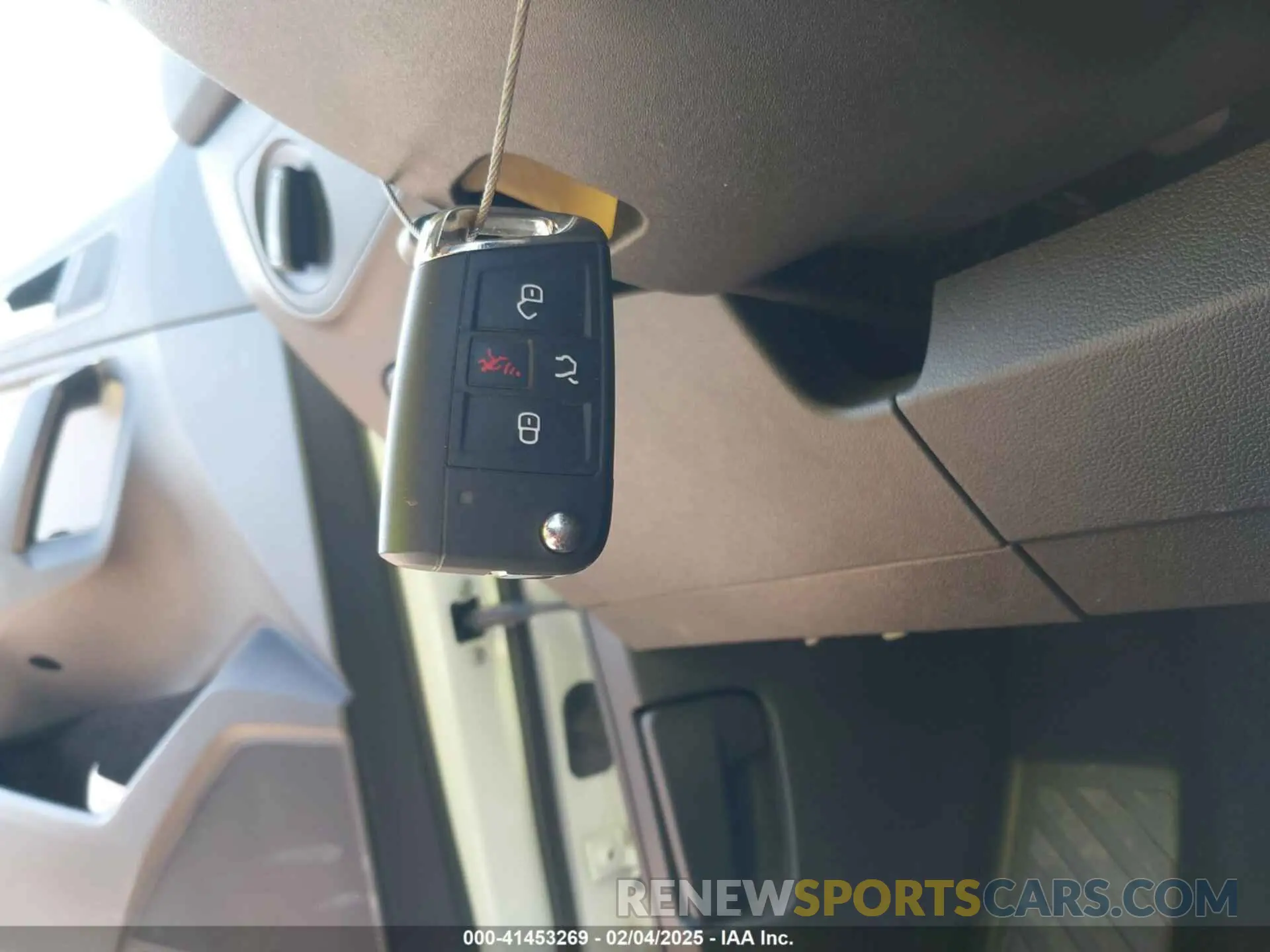 11 Photograph of a damaged car 3VVRB7AX7PM076426 VOLKSWAGEN TIGUAN 2023
