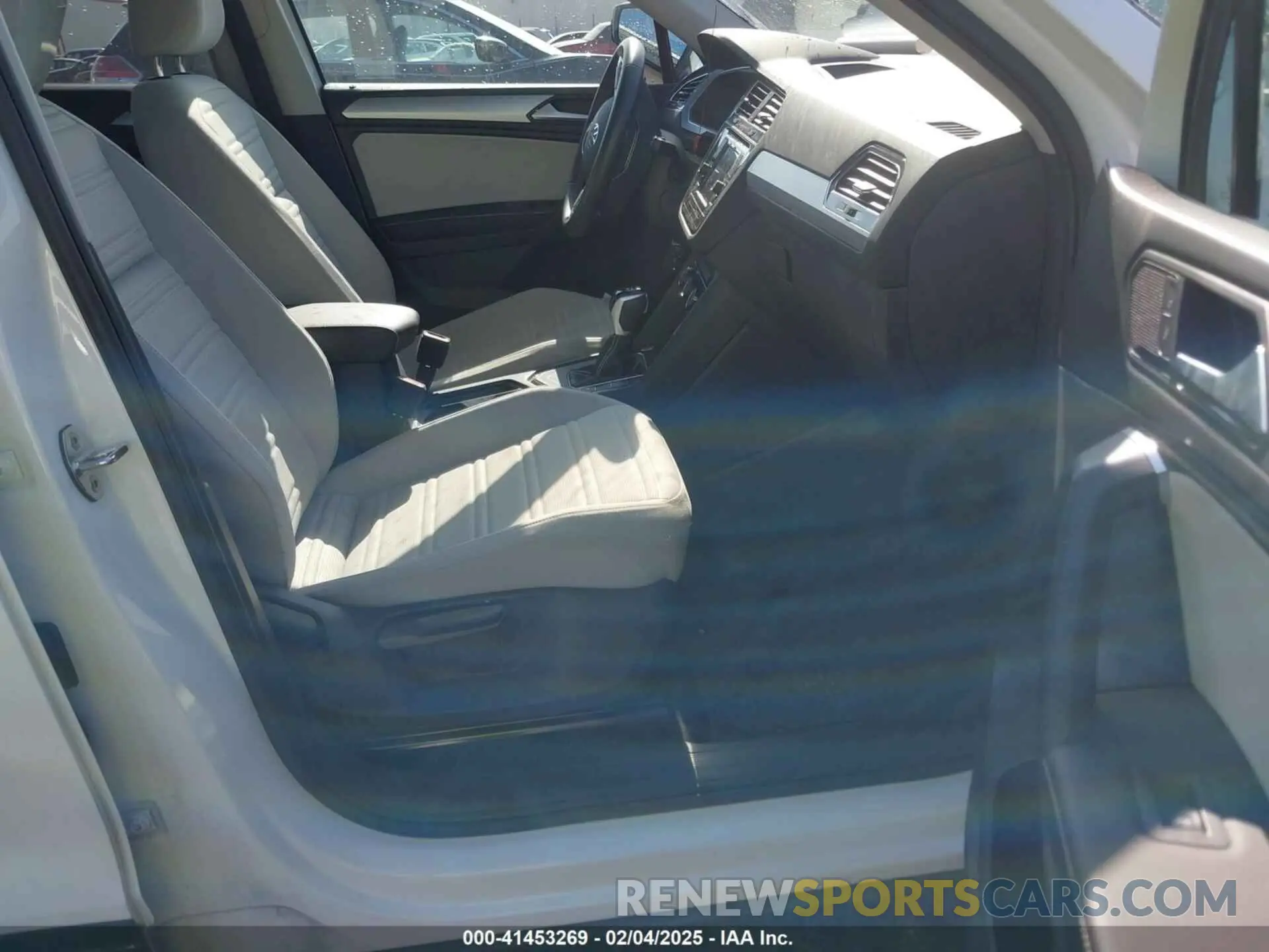 5 Photograph of a damaged car 3VVRB7AX7PM076426 VOLKSWAGEN TIGUAN 2023