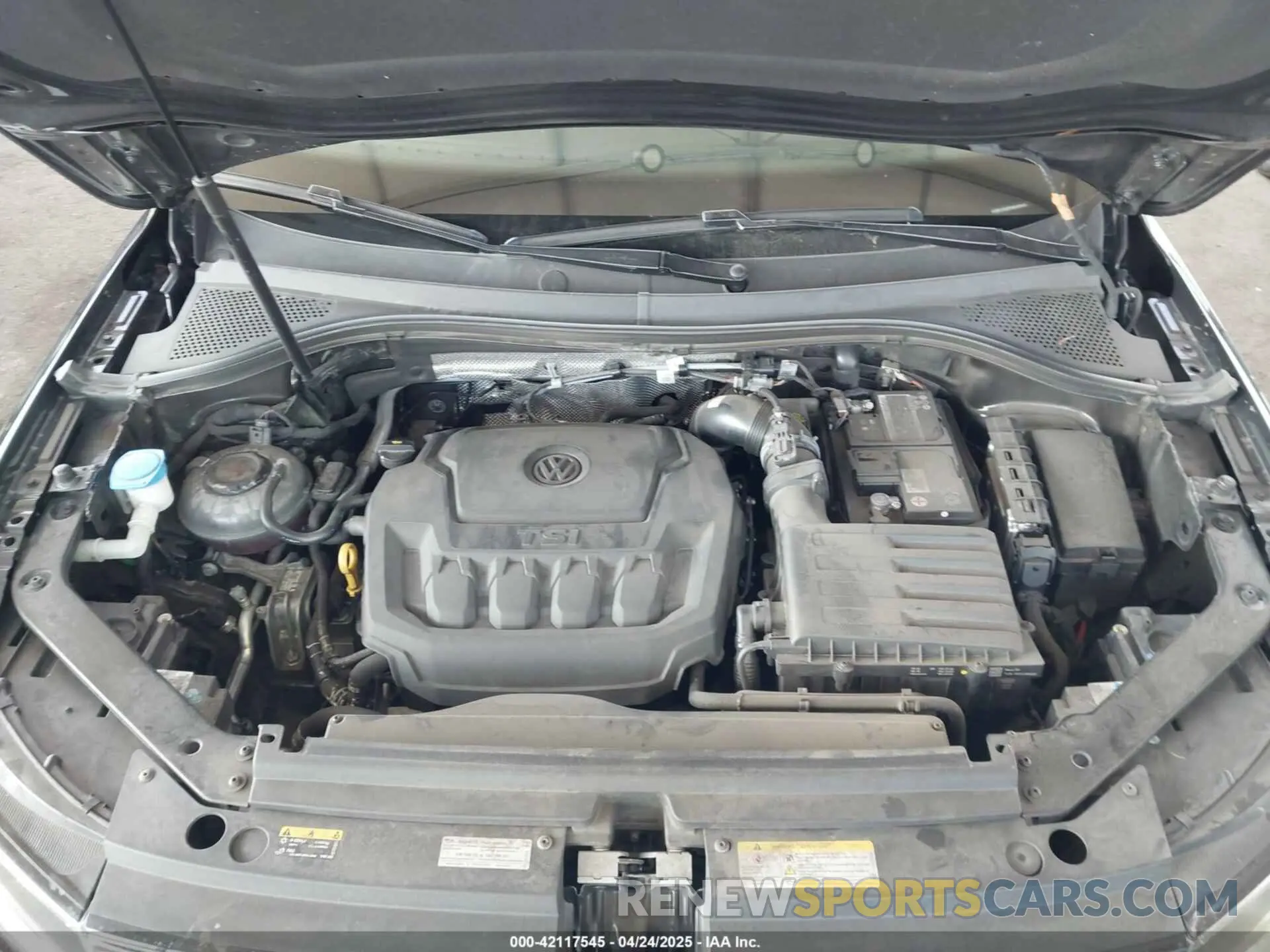 10 Photograph of a damaged car 3VVRB7AX8PM068965 VOLKSWAGEN TIGUAN 2023