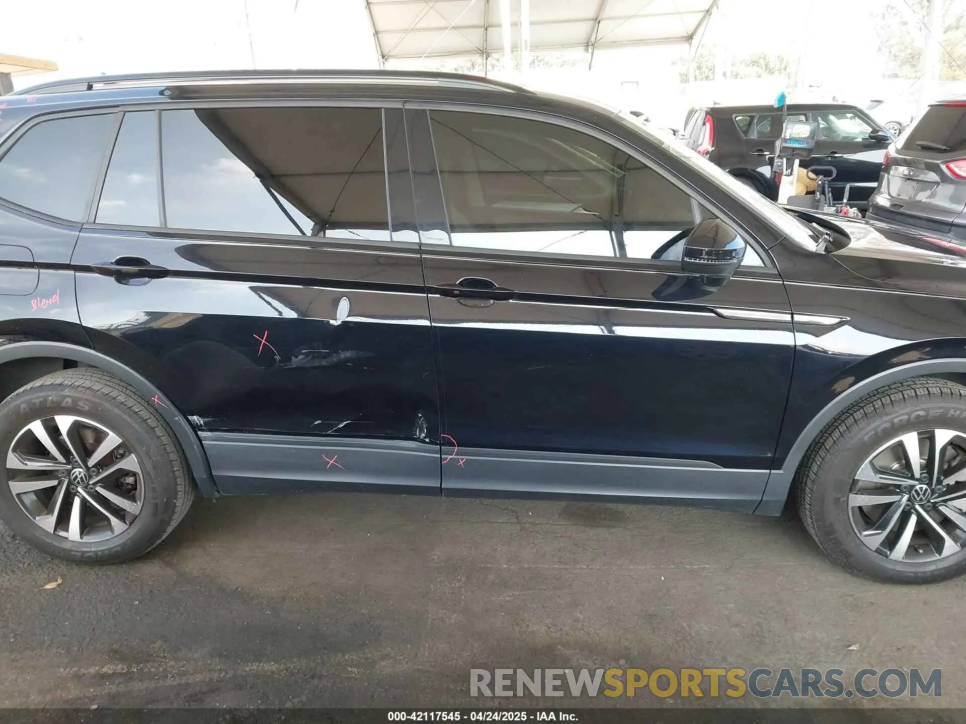 13 Photograph of a damaged car 3VVRB7AX8PM068965 VOLKSWAGEN TIGUAN 2023