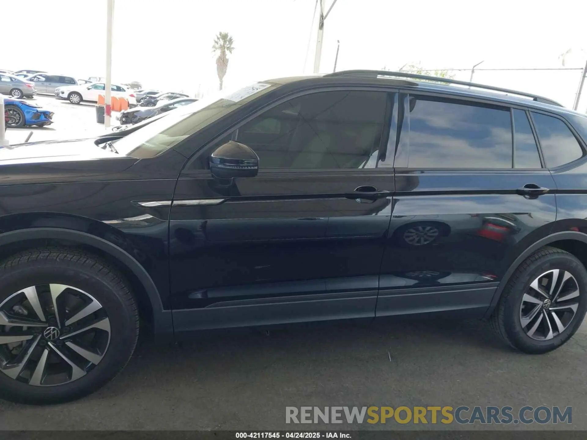 14 Photograph of a damaged car 3VVRB7AX8PM068965 VOLKSWAGEN TIGUAN 2023