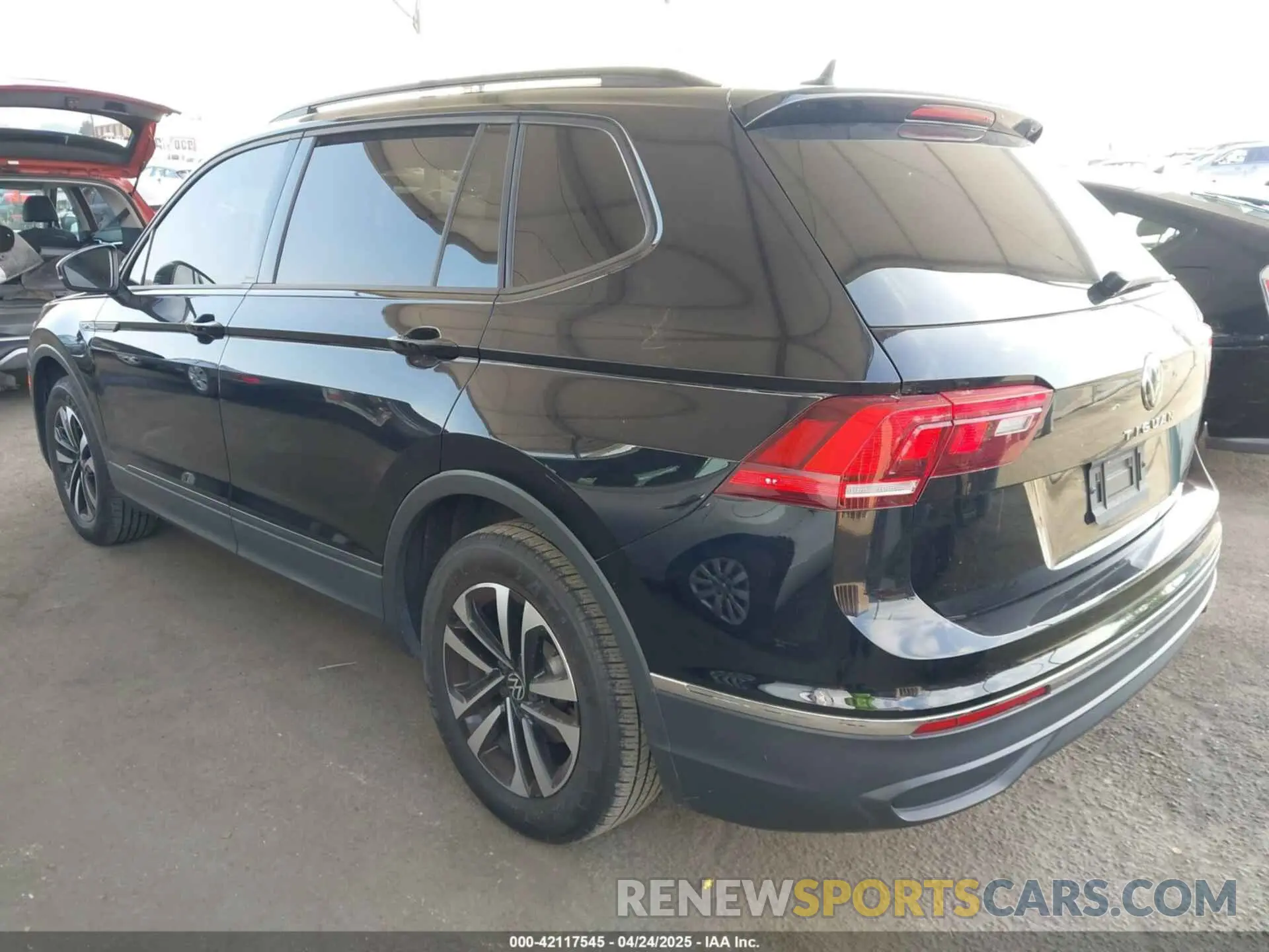 3 Photograph of a damaged car 3VVRB7AX8PM068965 VOLKSWAGEN TIGUAN 2023