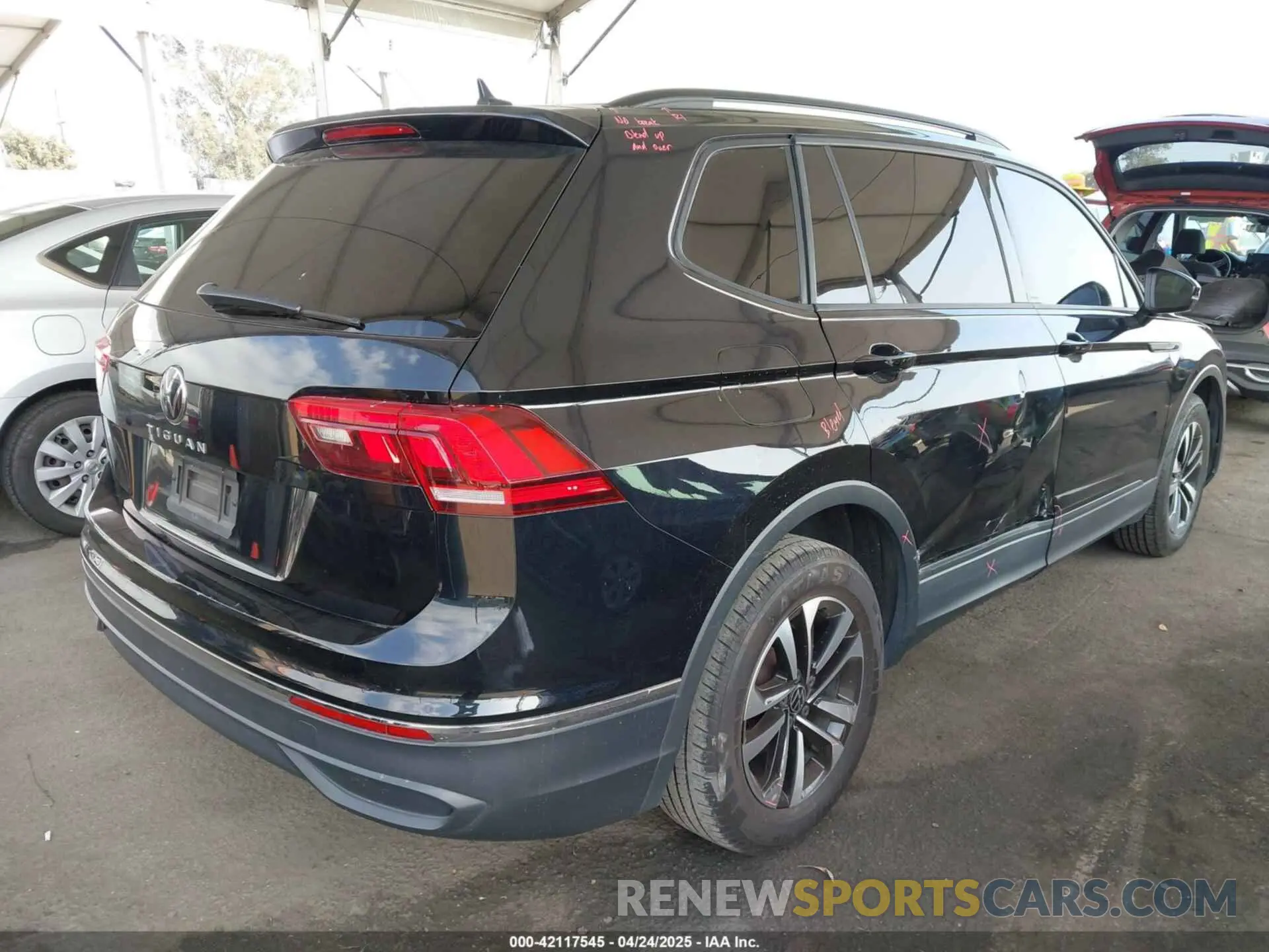 4 Photograph of a damaged car 3VVRB7AX8PM068965 VOLKSWAGEN TIGUAN 2023