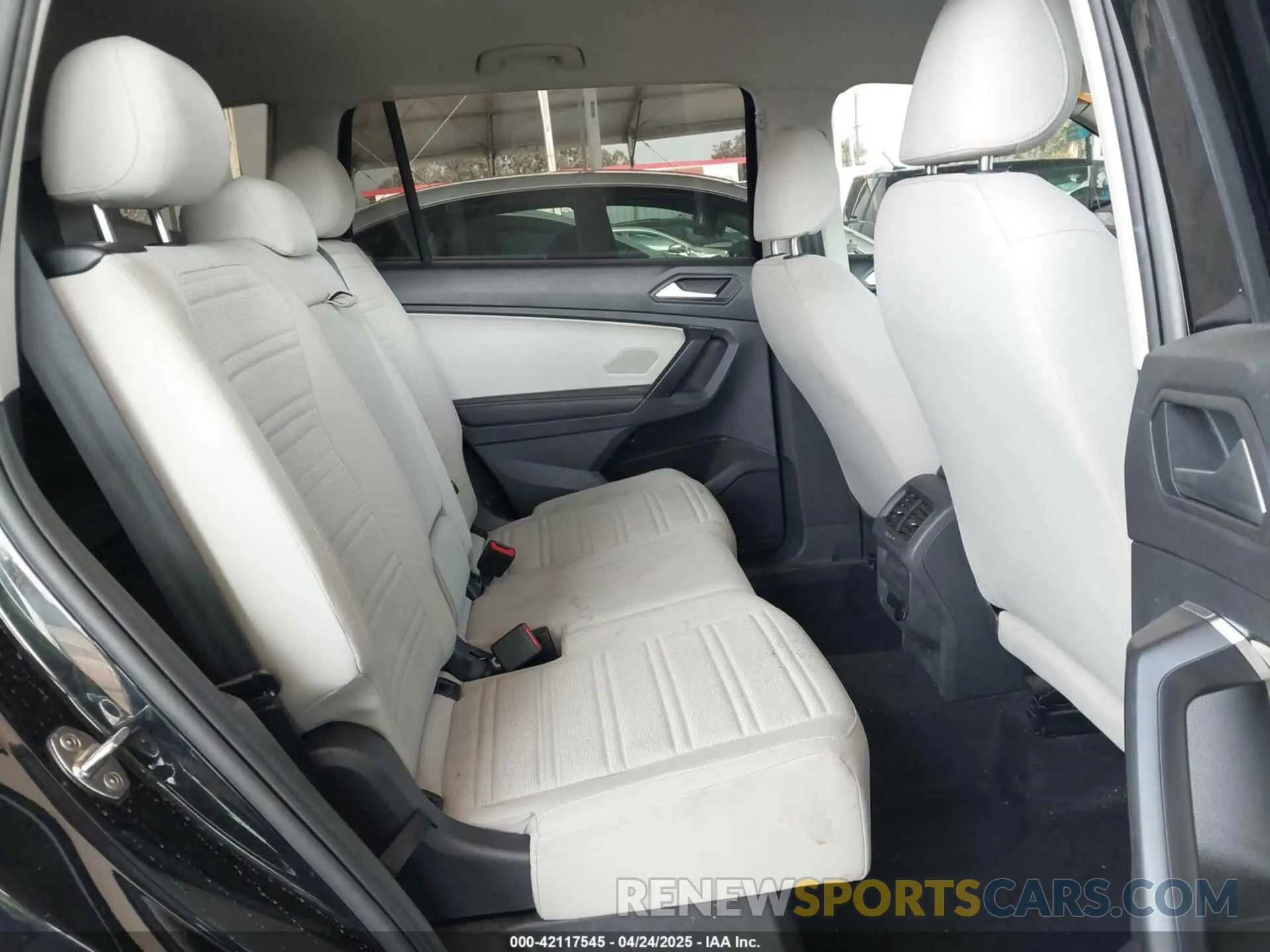 8 Photograph of a damaged car 3VVRB7AX8PM068965 VOLKSWAGEN TIGUAN 2023