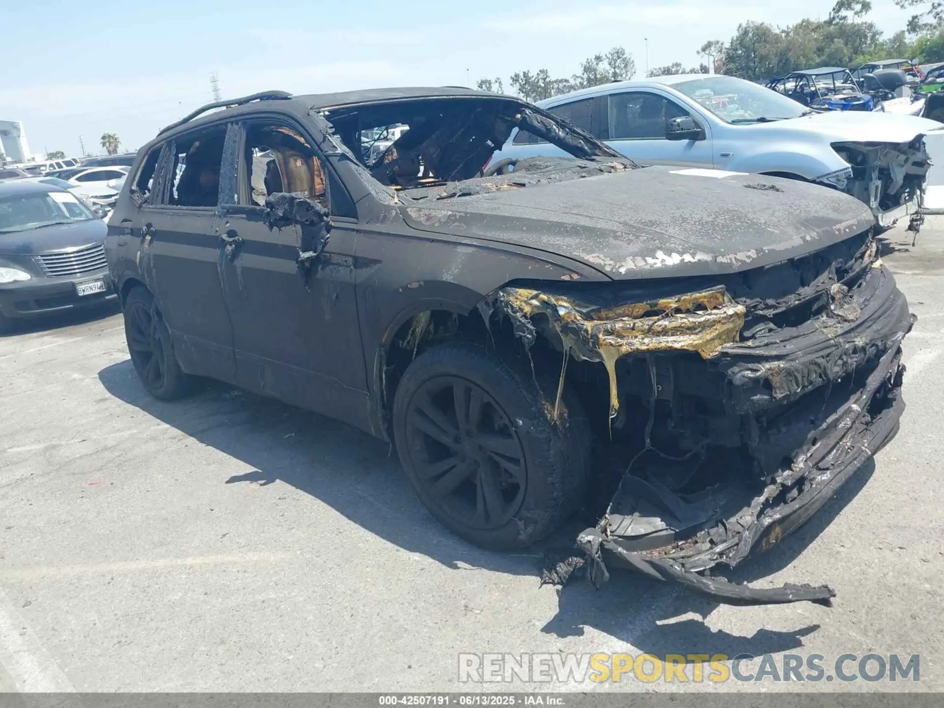 1 Photograph of a damaged car 03VVCB7AX3RM19423 VOLKSWAGEN TIGUAN 2024