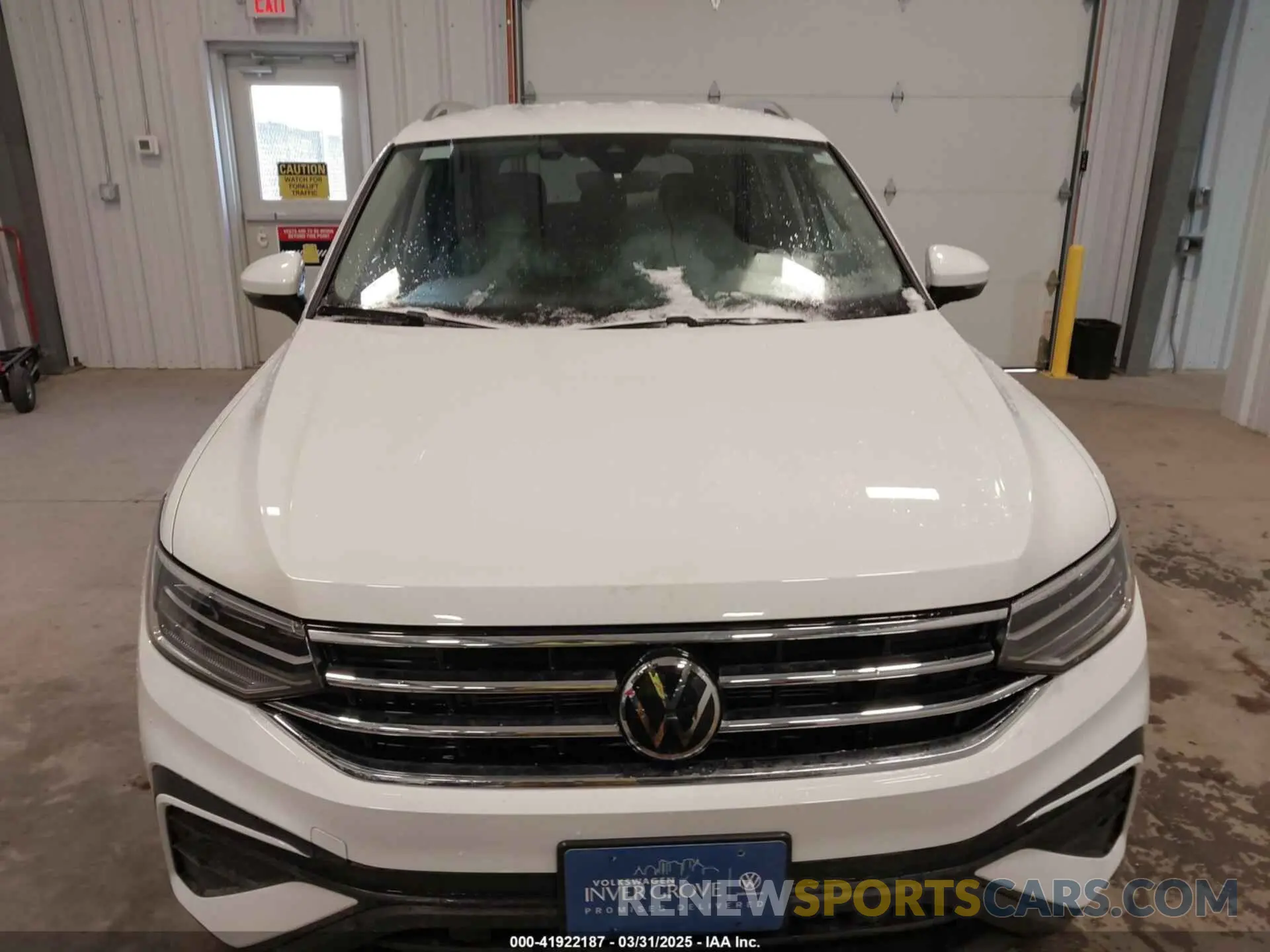 11 Photograph of a damaged car 3VV2B7AX0RM035320 VOLKSWAGEN TIGUAN 2024