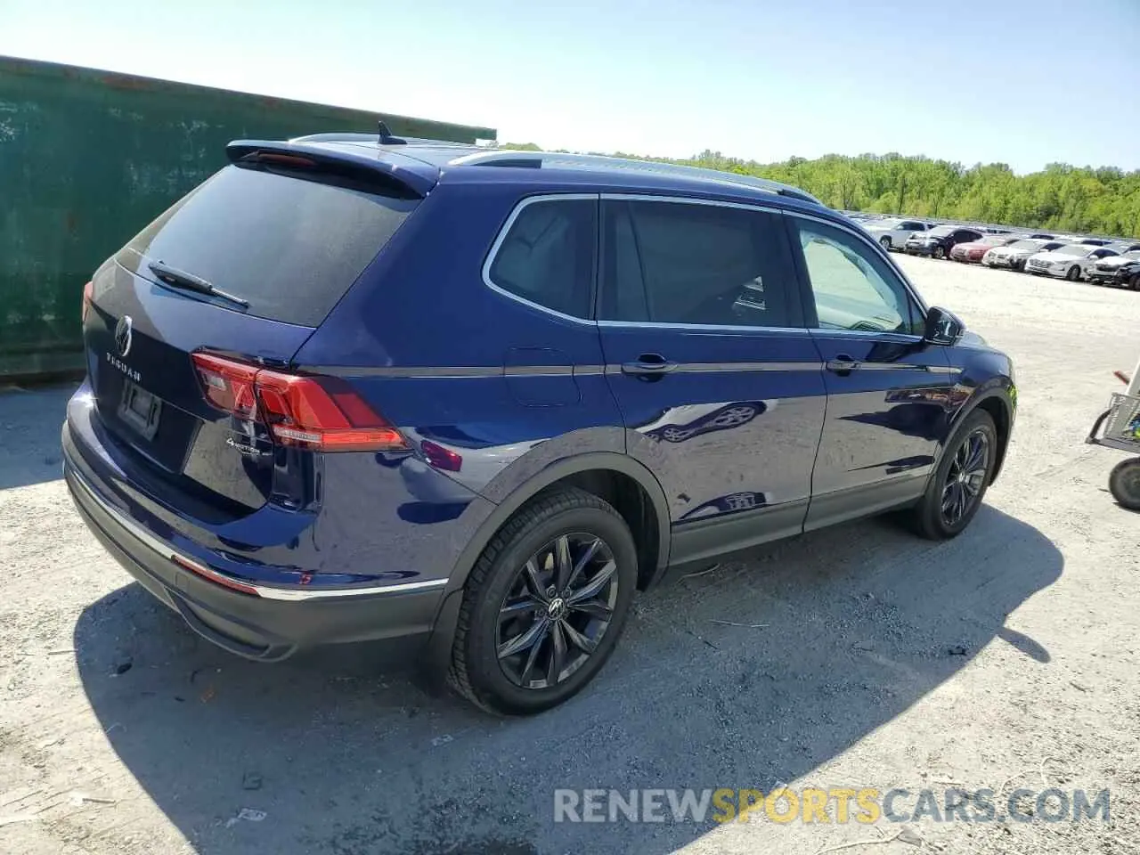 3 Photograph of a damaged car 3VV2B7AX1RM108386 VOLKSWAGEN TIGUAN 2024