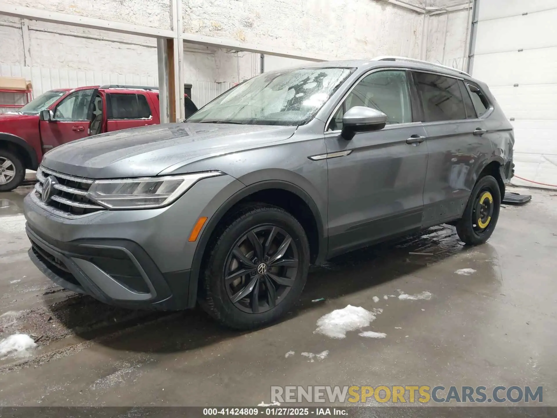 2 Photograph of a damaged car 3VV2B7AX1RM108520 VOLKSWAGEN TIGUAN 2024
