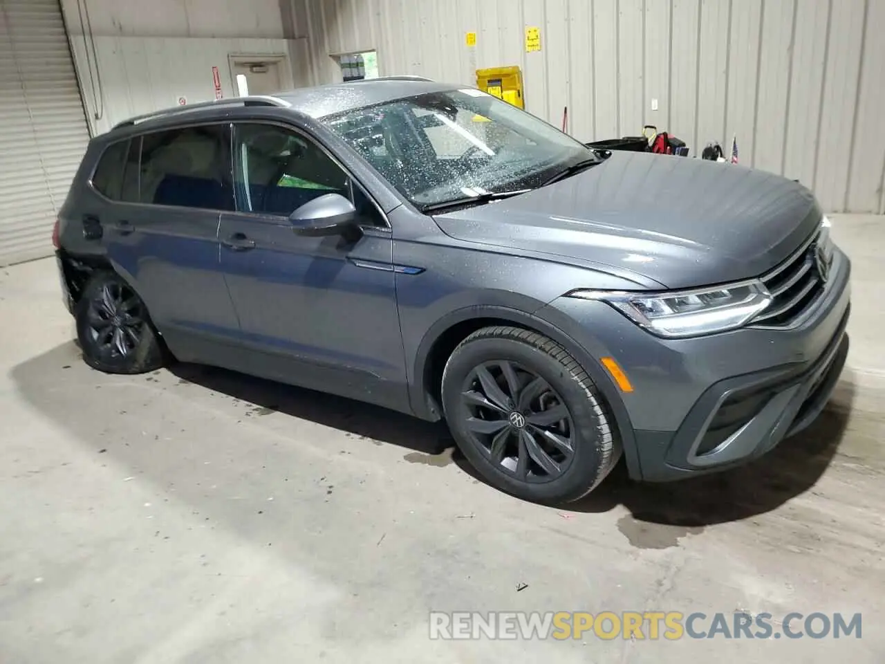 4 Photograph of a damaged car 3VV2B7AX1RM134146 VOLKSWAGEN TIGUAN 2024