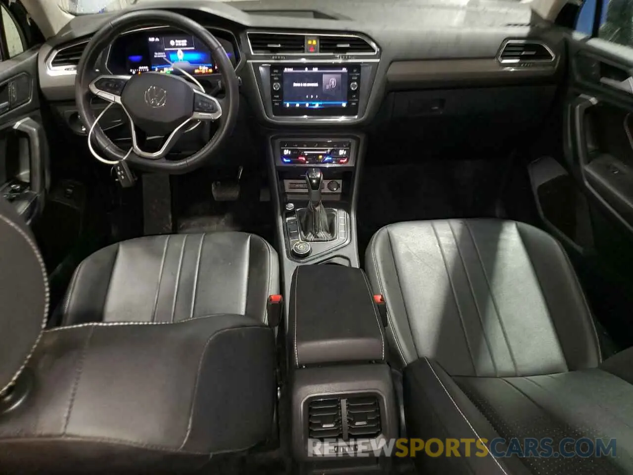 8 Photograph of a damaged car 3VV2B7AX1RM134146 VOLKSWAGEN TIGUAN 2024