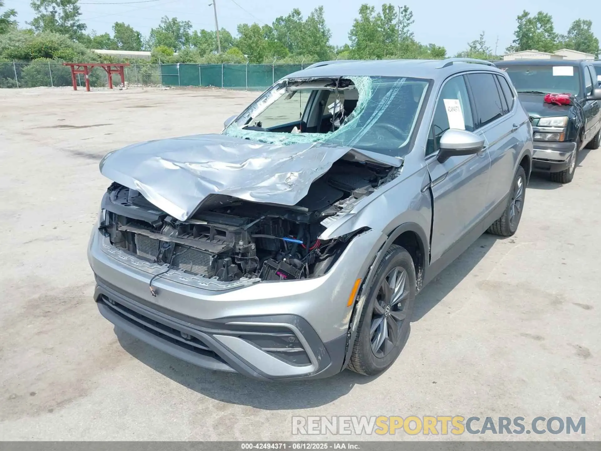 6 Photograph of a damaged car 3VV2B7AX2RM012282 VOLKSWAGEN TIGUAN 2024