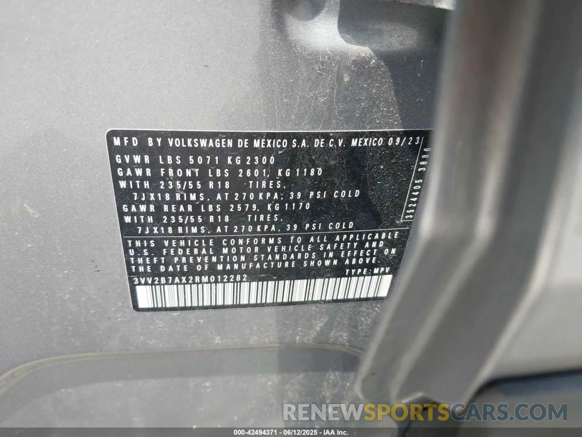 9 Photograph of a damaged car 3VV2B7AX2RM012282 VOLKSWAGEN TIGUAN 2024