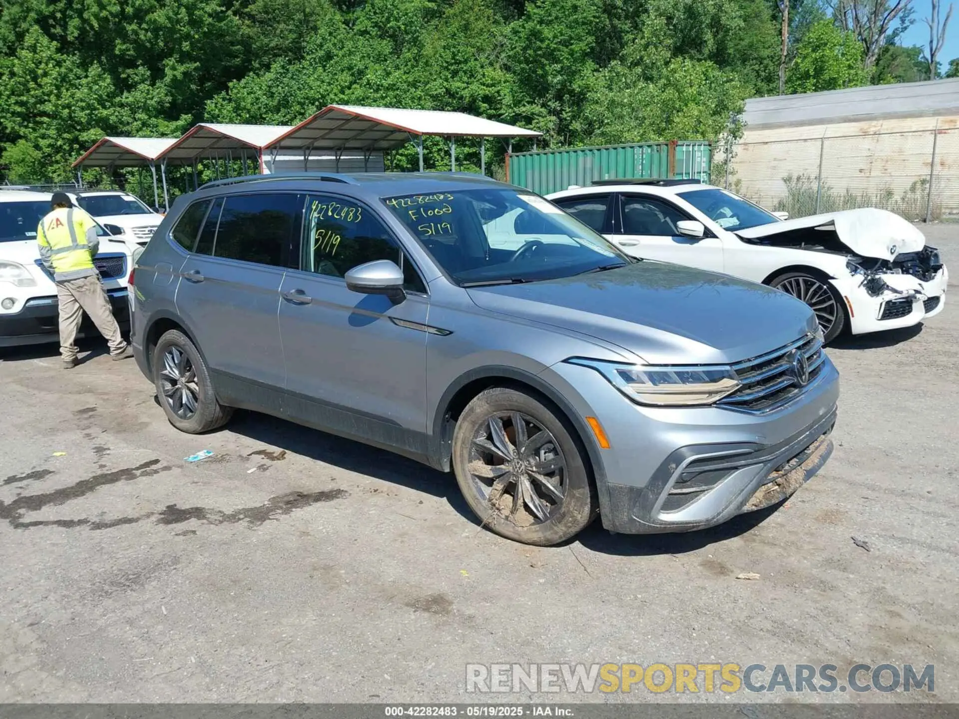 1 Photograph of a damaged car 3VV2B7AX6RM033930 VOLKSWAGEN TIGUAN 2024