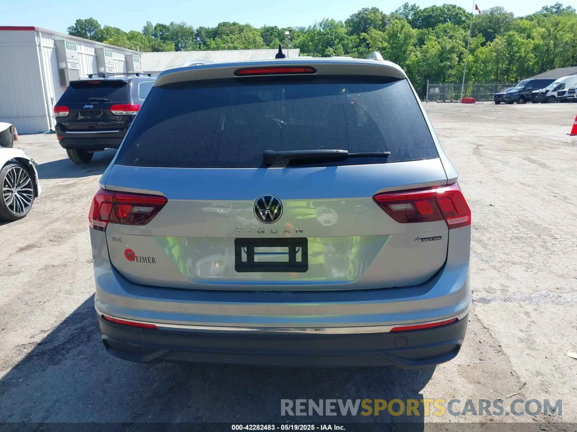 16 Photograph of a damaged car 3VV2B7AX6RM033930 VOLKSWAGEN TIGUAN 2024