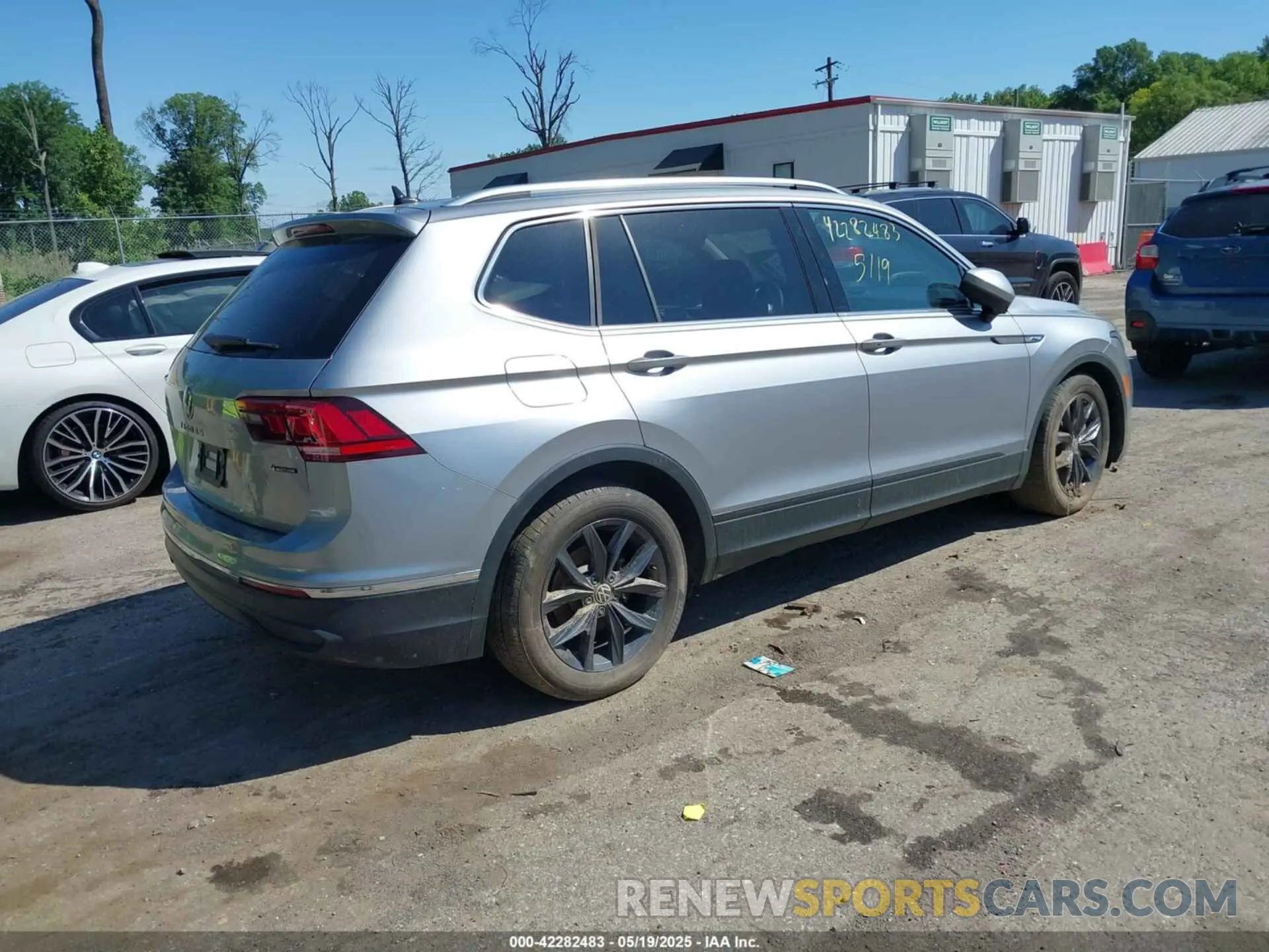 4 Photograph of a damaged car 3VV2B7AX6RM033930 VOLKSWAGEN TIGUAN 2024