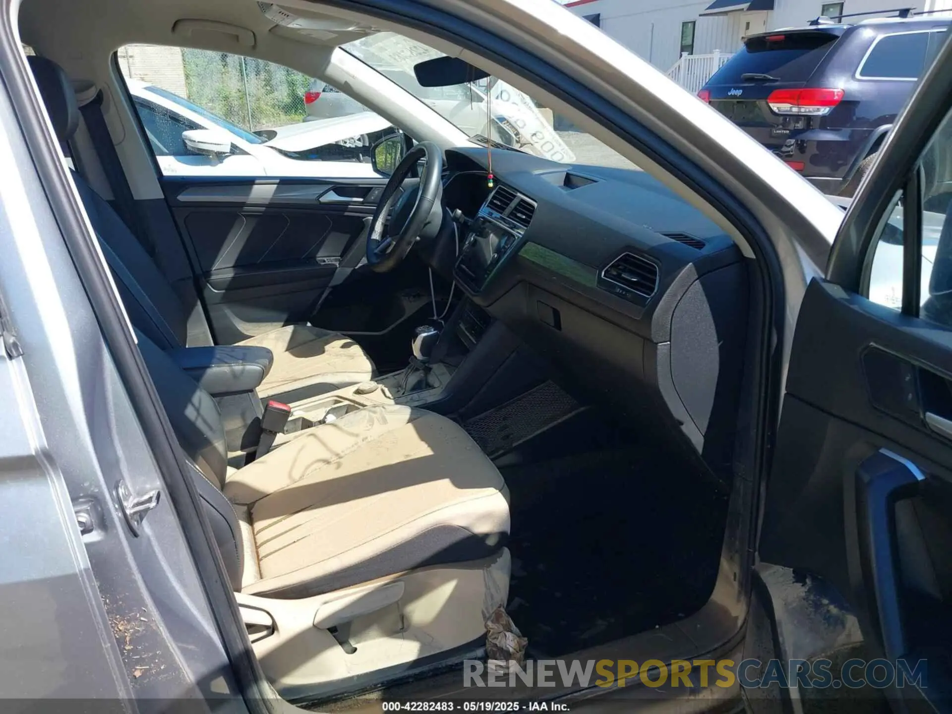 5 Photograph of a damaged car 3VV2B7AX6RM033930 VOLKSWAGEN TIGUAN 2024