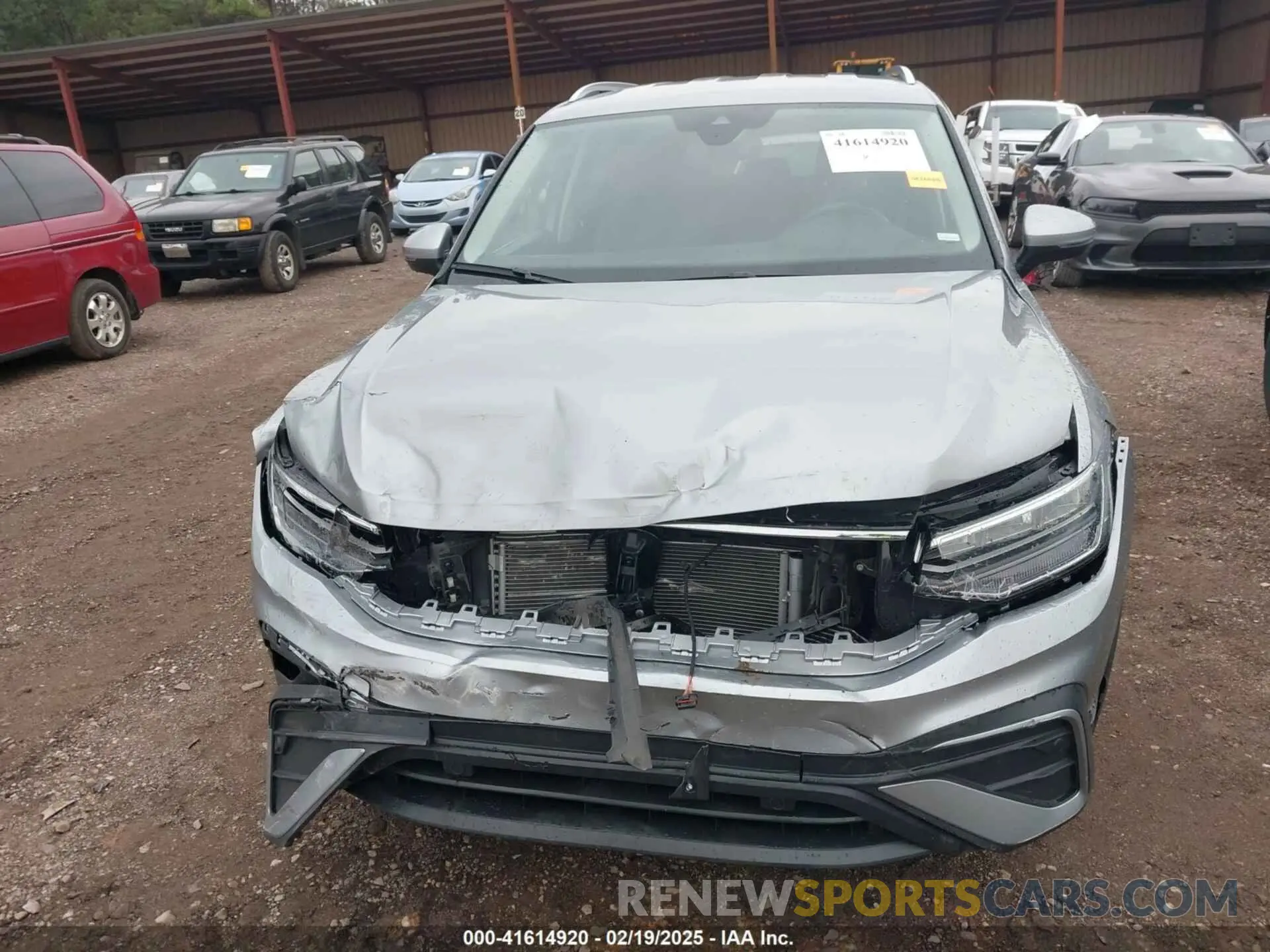 12 Photograph of a damaged car 3VV2B7AX6RM108965 VOLKSWAGEN TIGUAN 2024