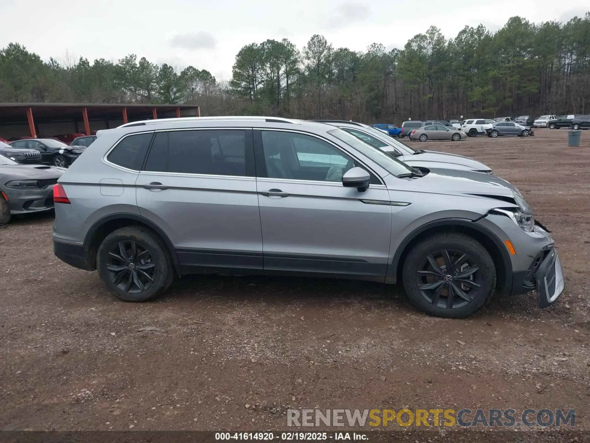 13 Photograph of a damaged car 3VV2B7AX6RM108965 VOLKSWAGEN TIGUAN 2024