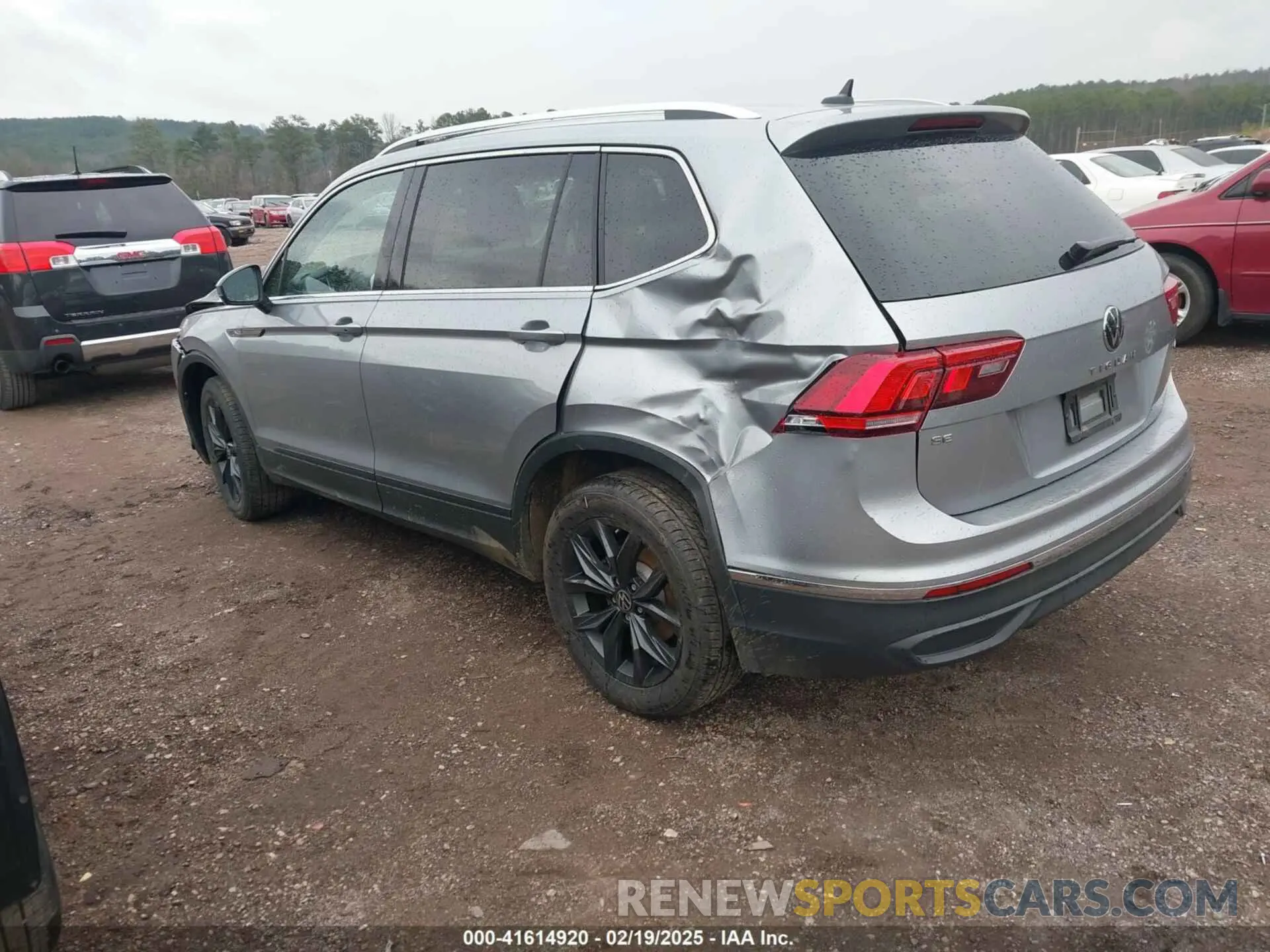3 Photograph of a damaged car 3VV2B7AX6RM108965 VOLKSWAGEN TIGUAN 2024