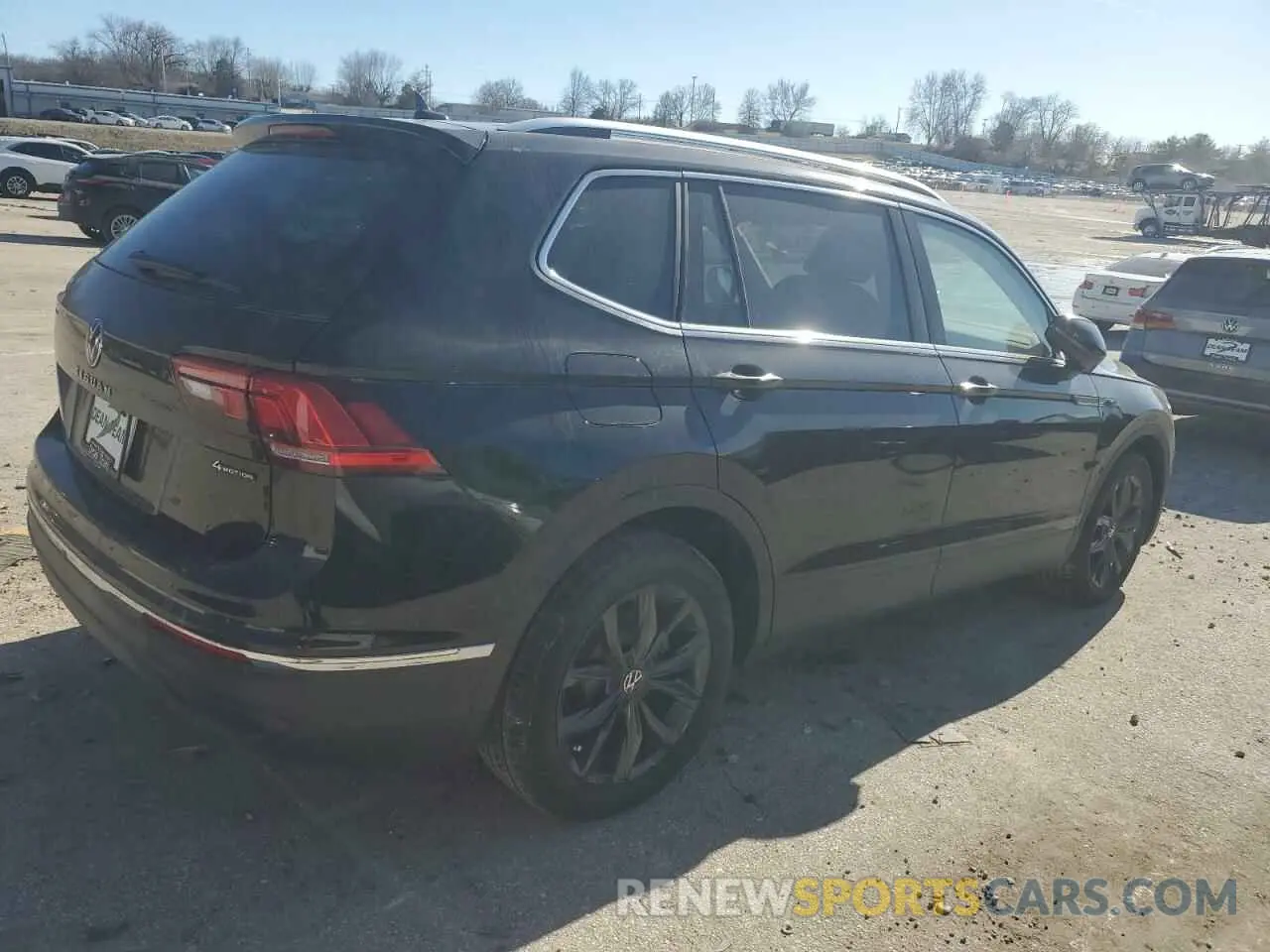 3 Photograph of a damaged car 3VV2B7AX8RM122320 VOLKSWAGEN TIGUAN 2024