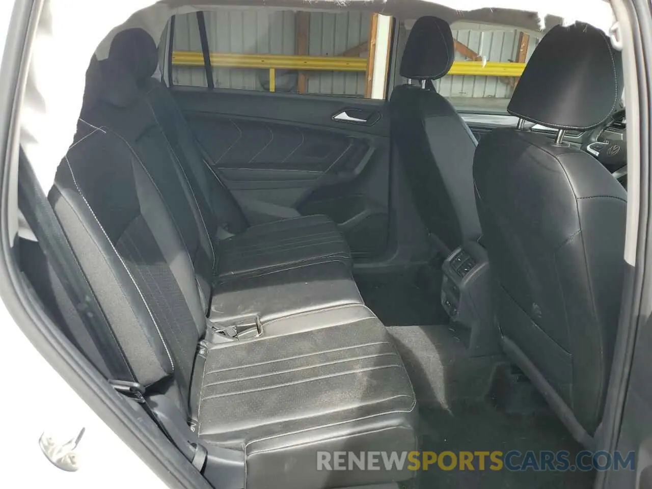 11 Photograph of a damaged car 3VV2B7AXXRM047037 VOLKSWAGEN TIGUAN 2024