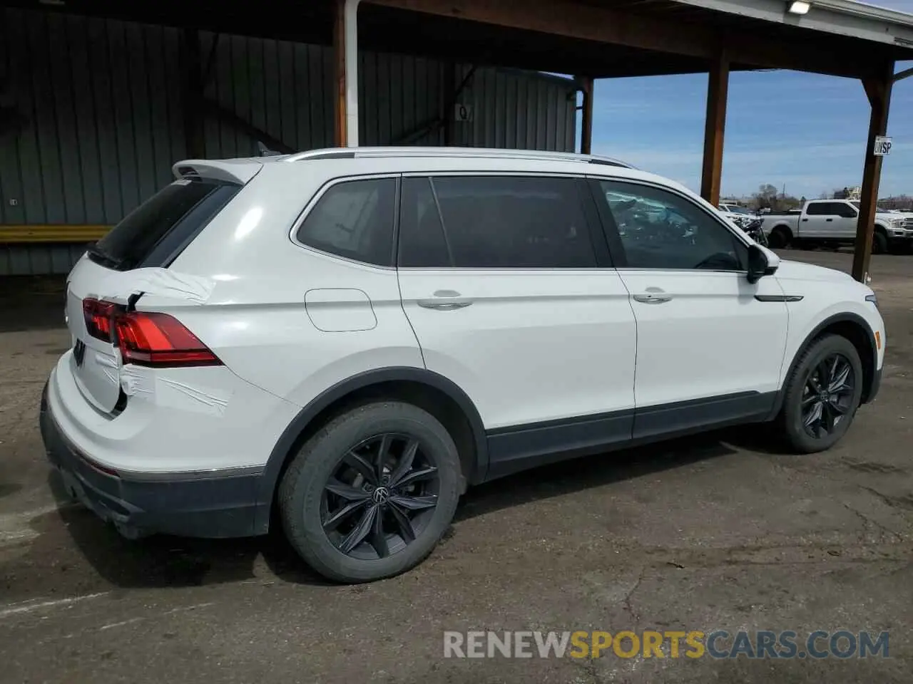 3 Photograph of a damaged car 3VV2B7AXXRM047037 VOLKSWAGEN TIGUAN 2024