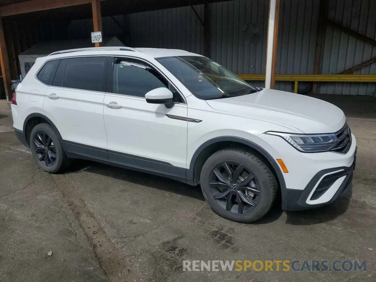 4 Photograph of a damaged car 3VV2B7AXXRM047037 VOLKSWAGEN TIGUAN 2024