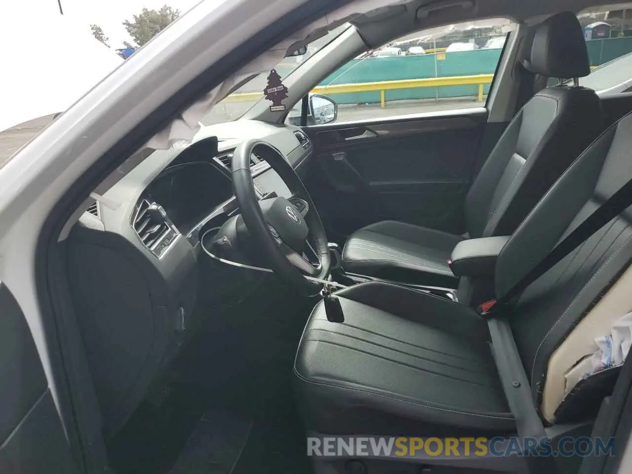 7 Photograph of a damaged car 3VV2B7AXXRM047037 VOLKSWAGEN TIGUAN 2024
