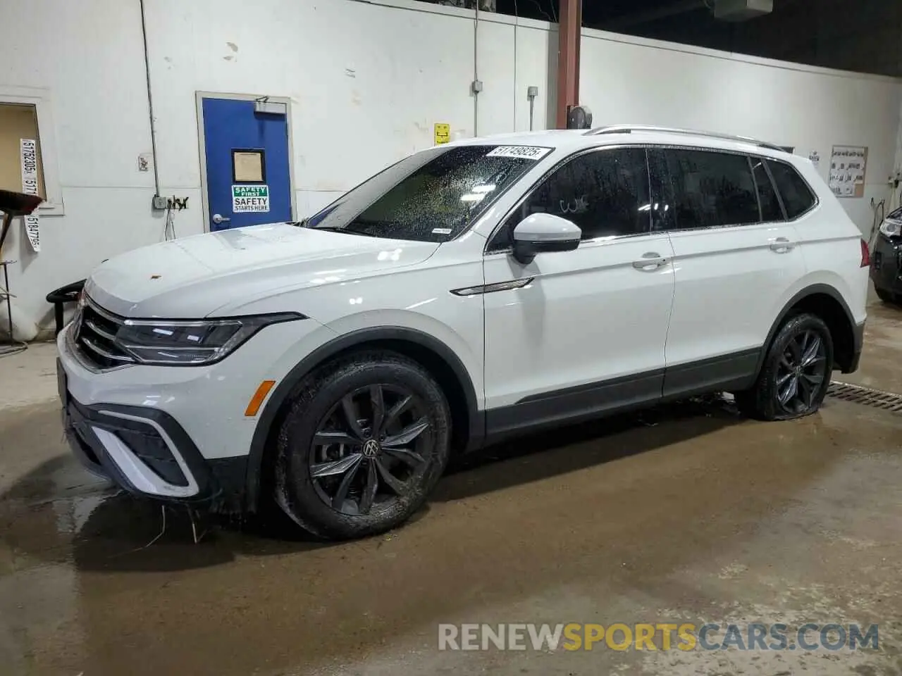 1 Photograph of a damaged car 3VV2B7AXXRM047944 VOLKSWAGEN TIGUAN 2024