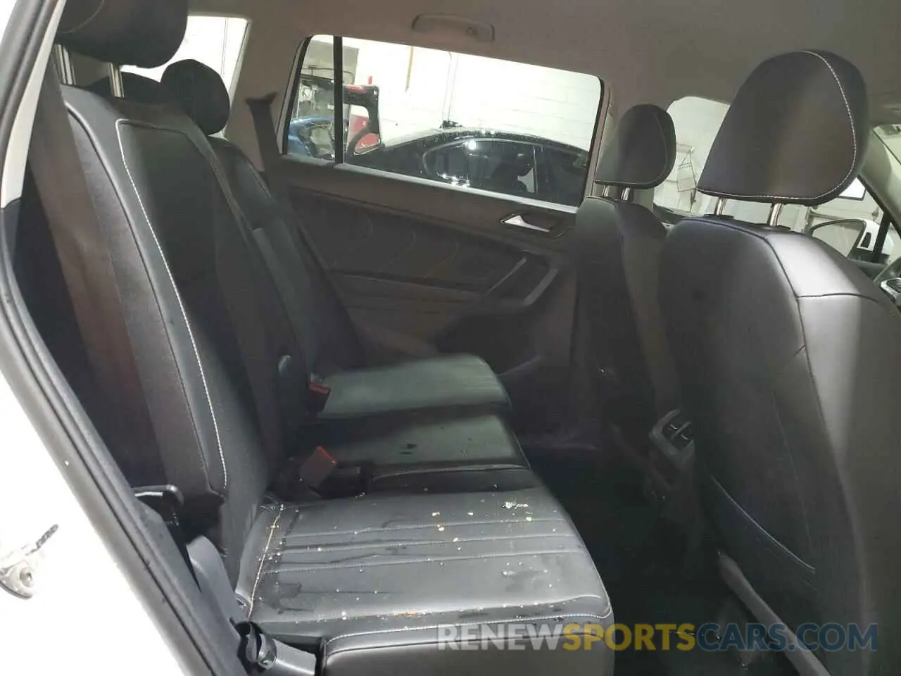 12 Photograph of a damaged car 3VV2B7AXXRM047944 VOLKSWAGEN TIGUAN 2024
