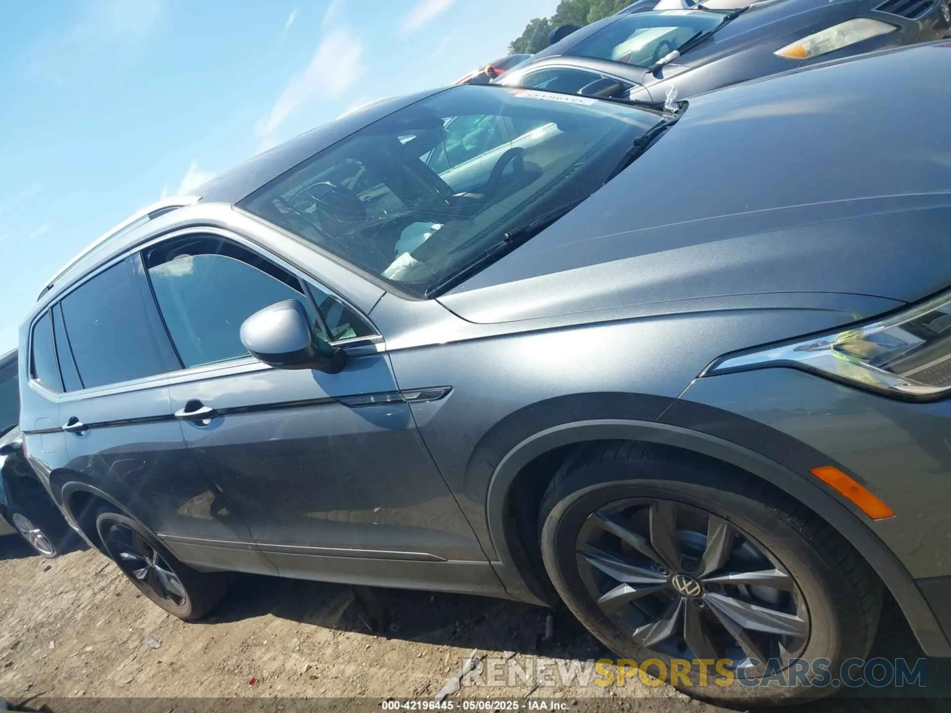 12 Photograph of a damaged car 3VV3B7AX0RM049089 VOLKSWAGEN TIGUAN 2024