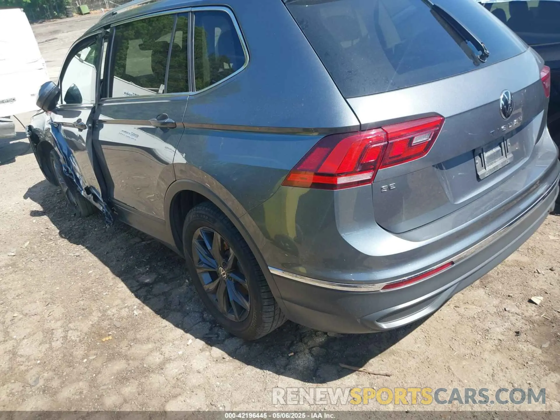 3 Photograph of a damaged car 3VV3B7AX0RM049089 VOLKSWAGEN TIGUAN 2024