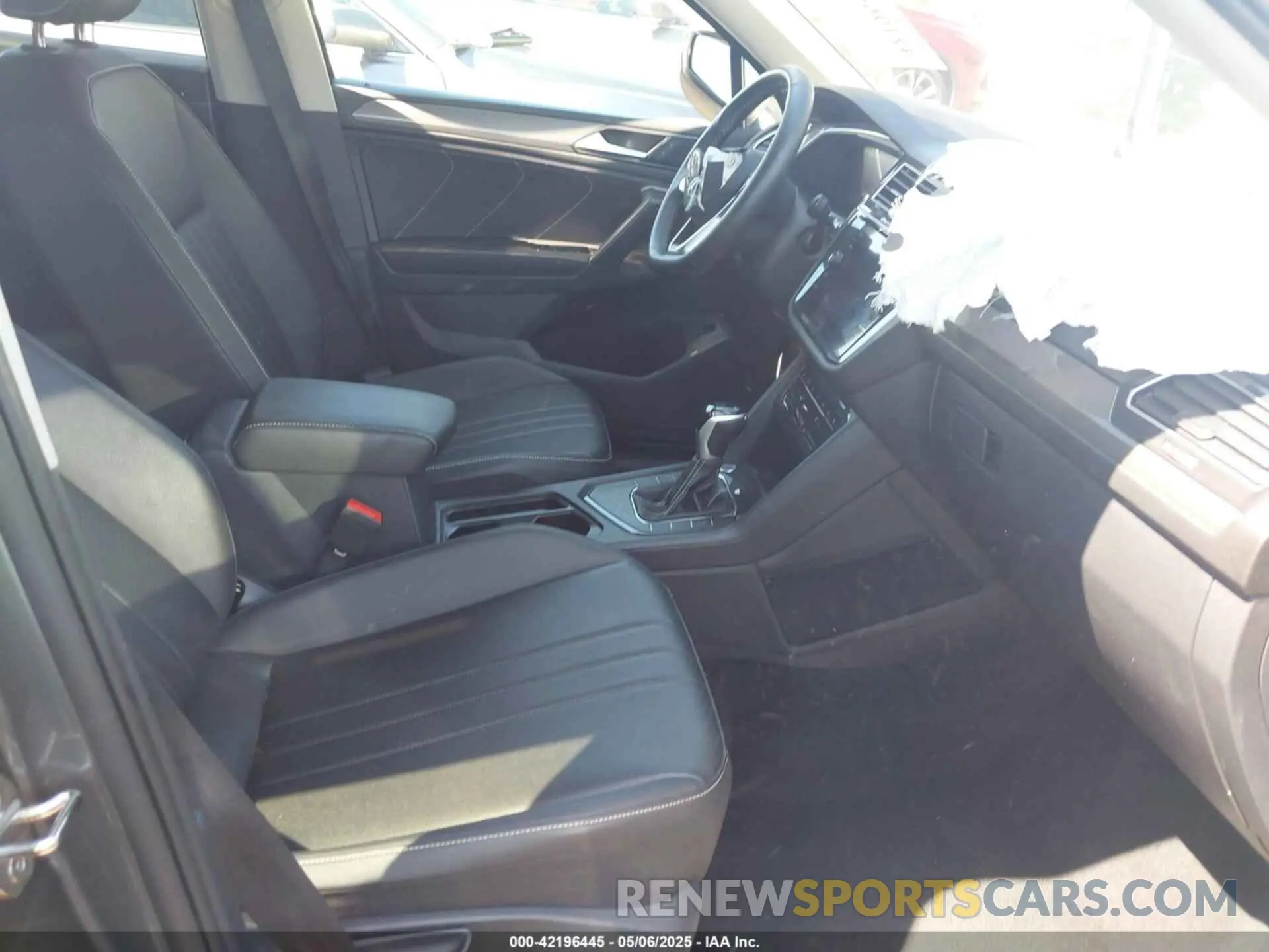 5 Photograph of a damaged car 3VV3B7AX0RM049089 VOLKSWAGEN TIGUAN 2024