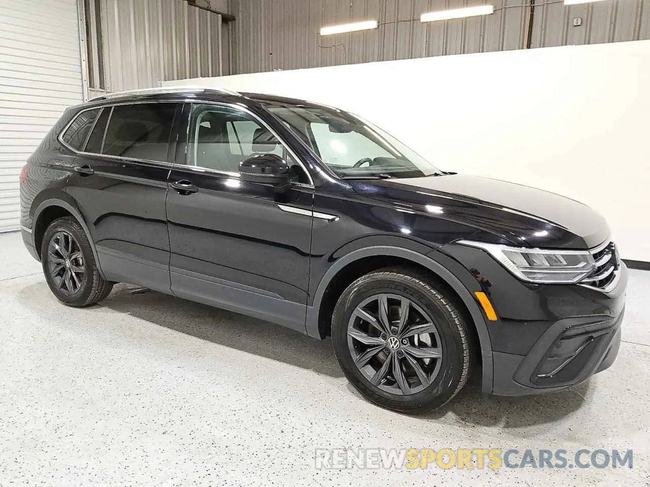 4 Photograph of a damaged car 3VV3B7AX1RM060831 VOLKSWAGEN TIGUAN 2024