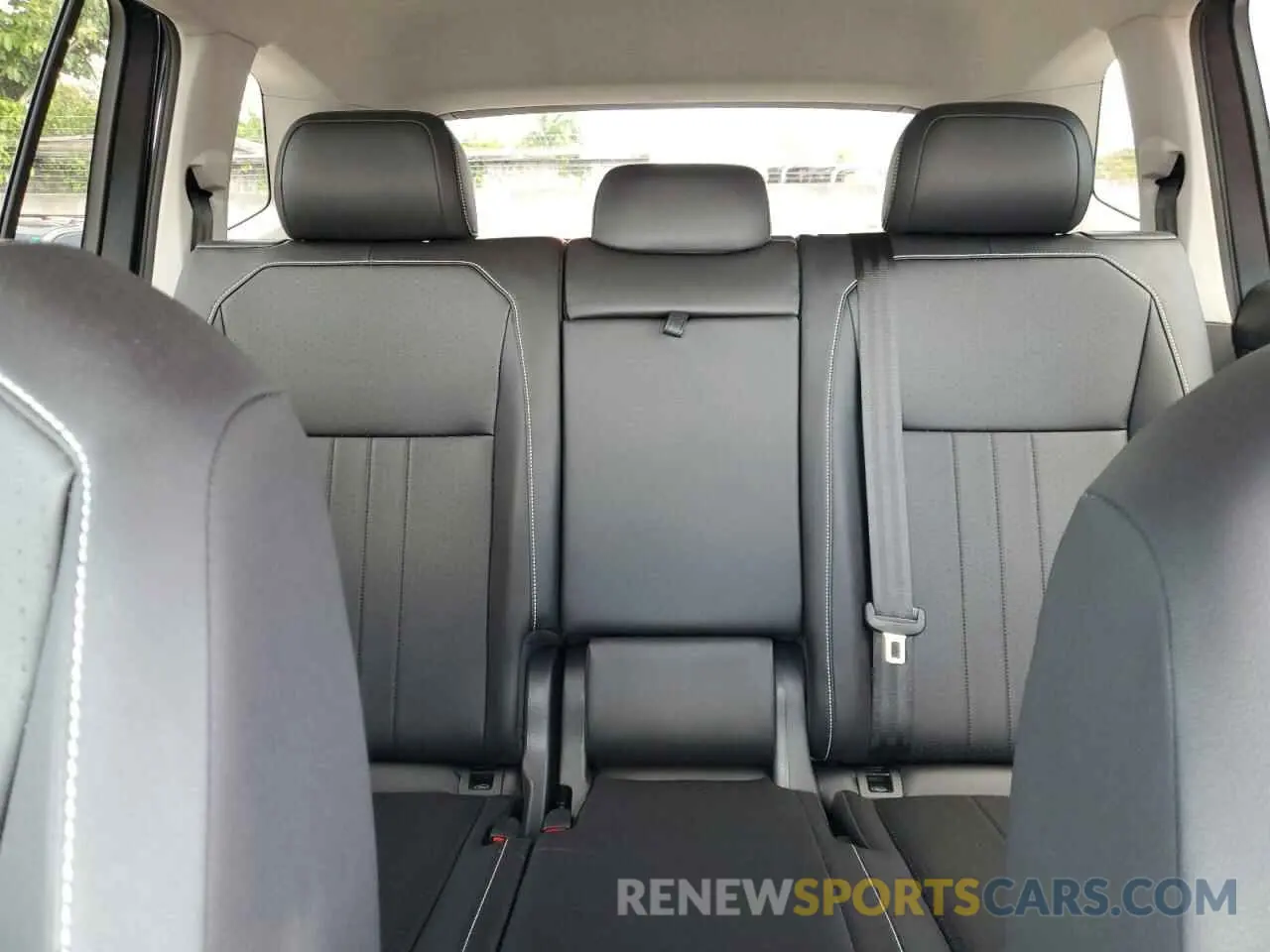 10 Photograph of a damaged car 3VV3B7AX1RM062160 VOLKSWAGEN TIGUAN 2024