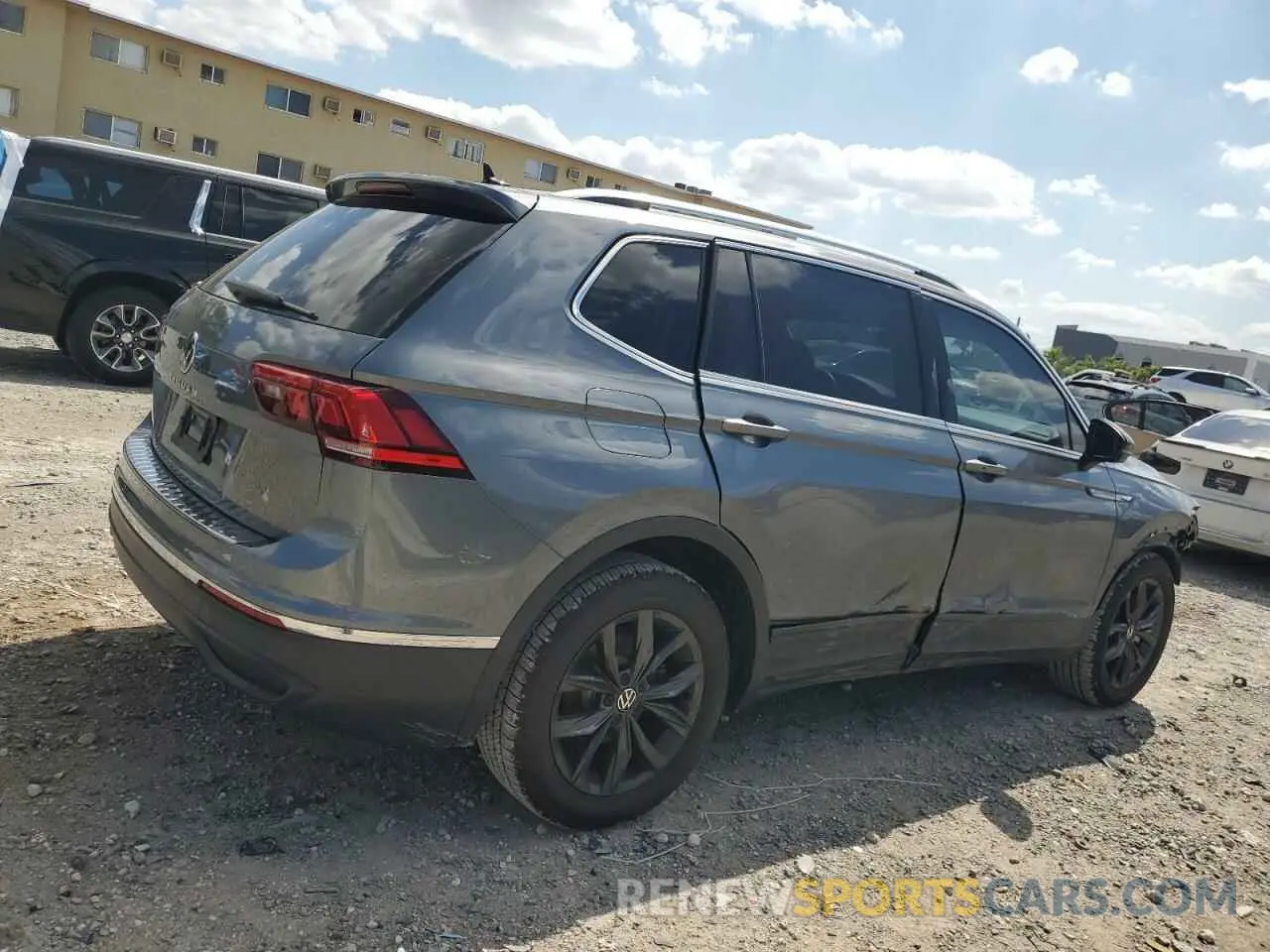 3 Photograph of a damaged car 3VV3B7AX1RM062160 VOLKSWAGEN TIGUAN 2024
