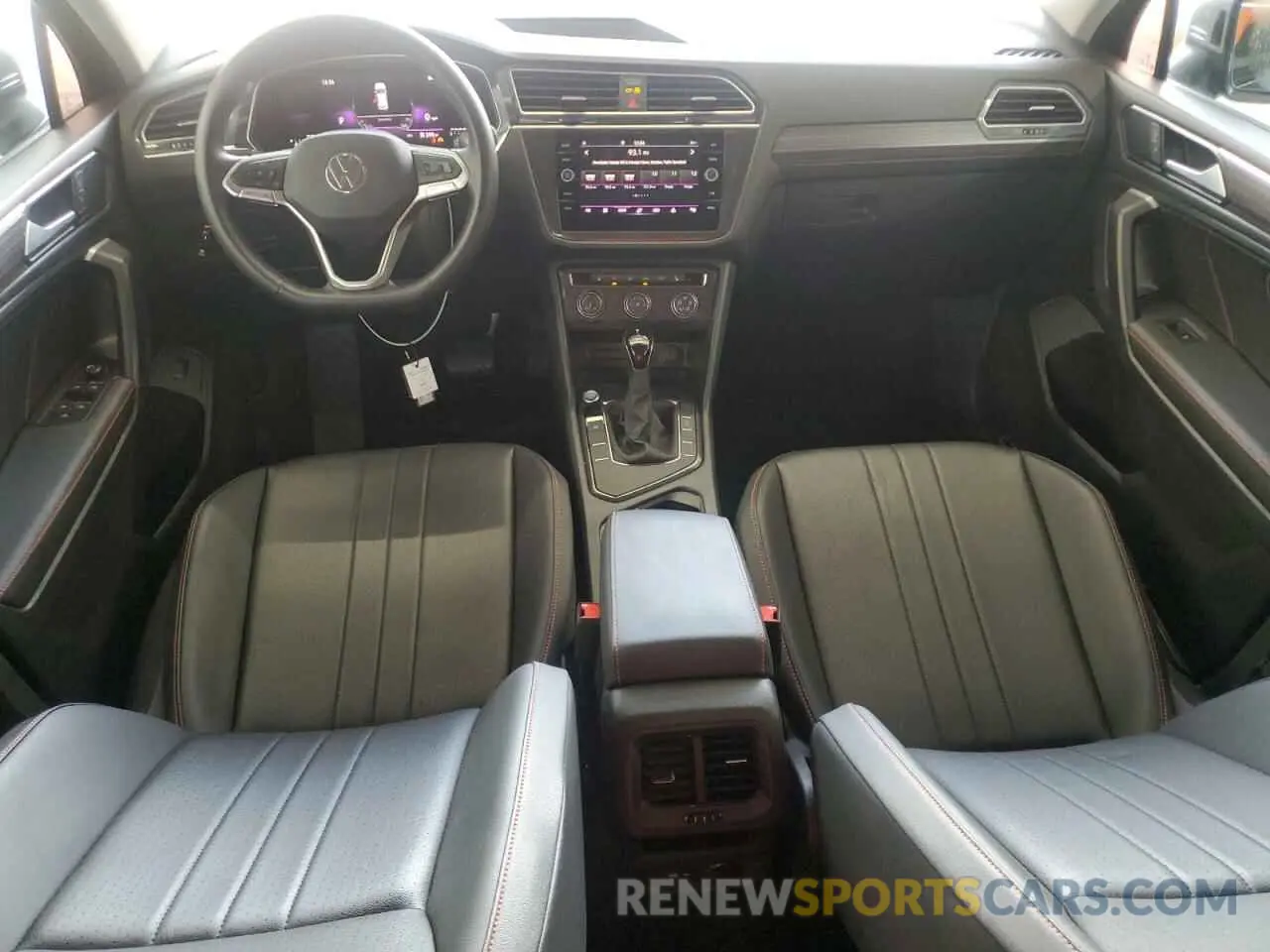 8 Photograph of a damaged car 3VV3B7AX1RM201851 VOLKSWAGEN TIGUAN 2024
