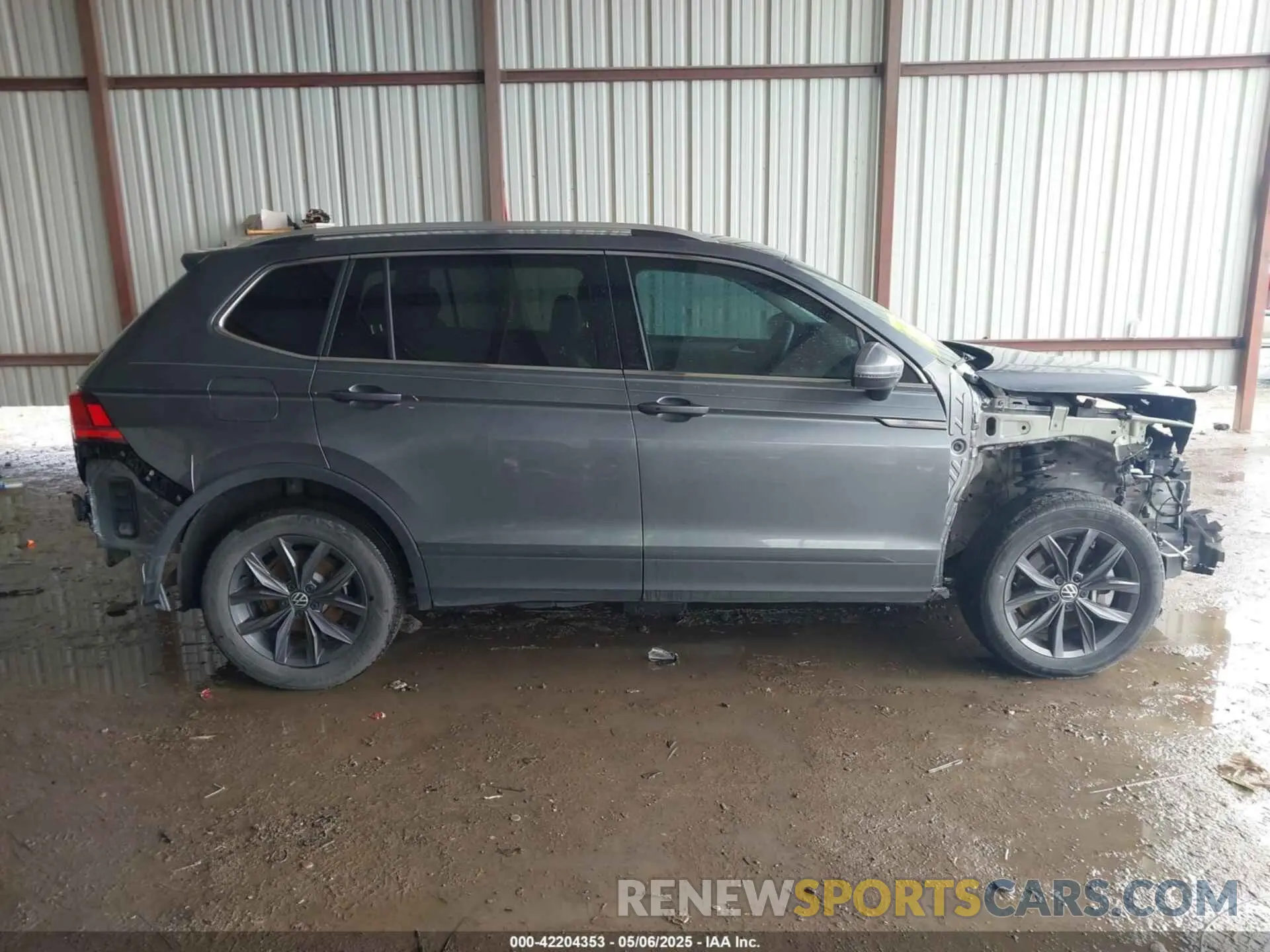 13 Photograph of a damaged car 3VV3B7AX2RM001187 VOLKSWAGEN TIGUAN 2024